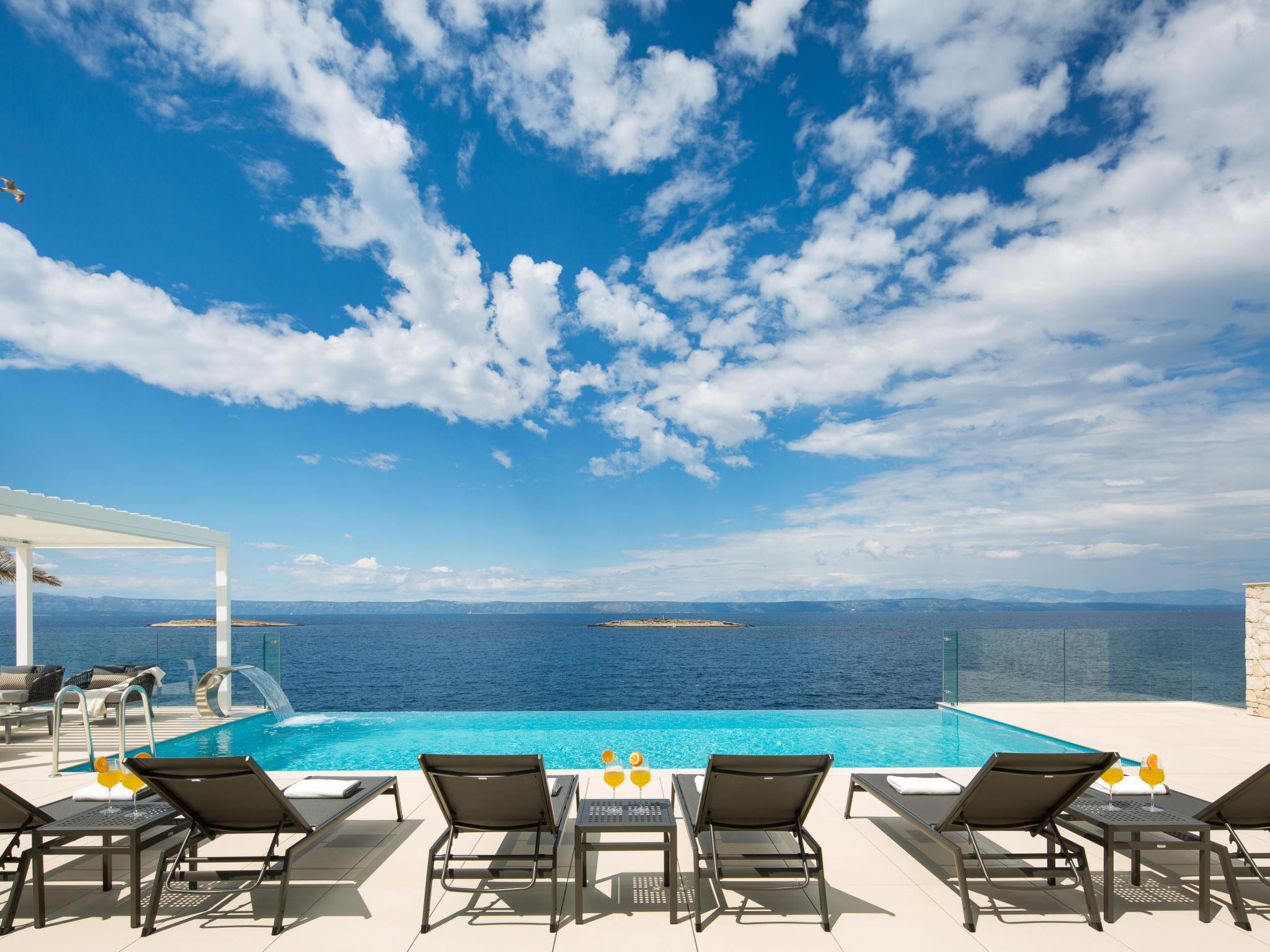 Foto 1 - Casa de 4 quartos em Blato com piscina privada e vistas do mar