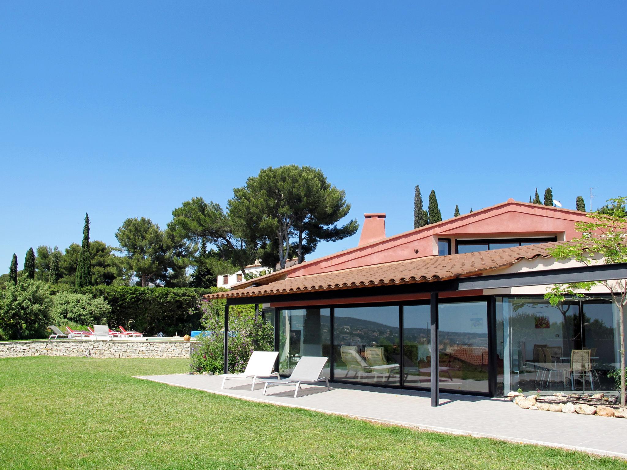 Foto 6 - Casa con 4 camere da letto a Sanary-sur-Mer con piscina privata e vista mare