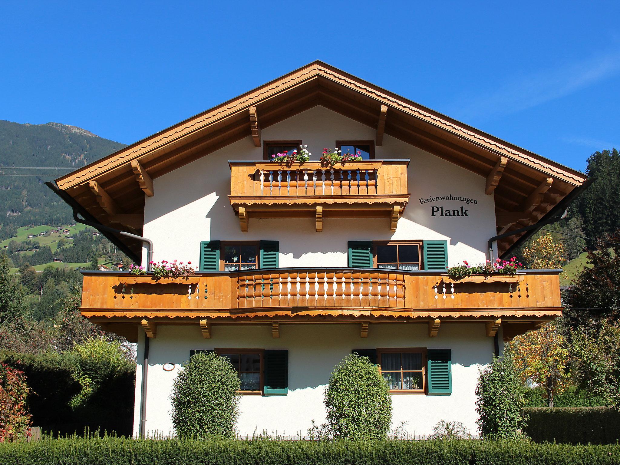 Photo 1 - Appartement de 2 chambres à Stumm avec jardin et vues sur la montagne