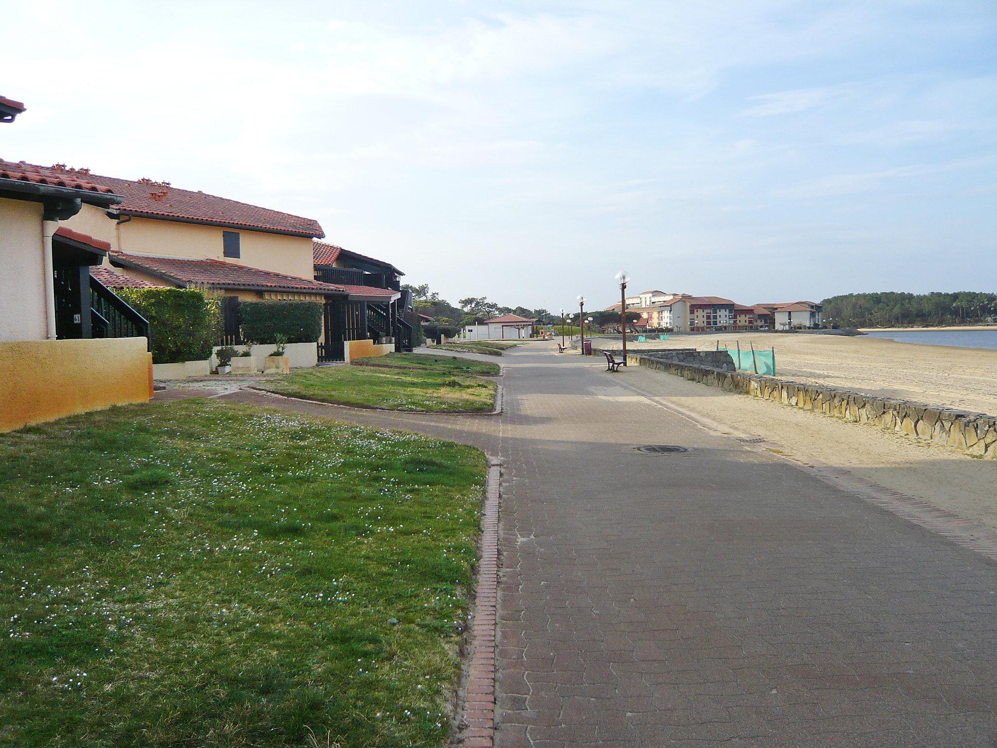 Foto 17 - Appartamento con 2 camere da letto a Vieux-Boucau-les-Bains con vista mare