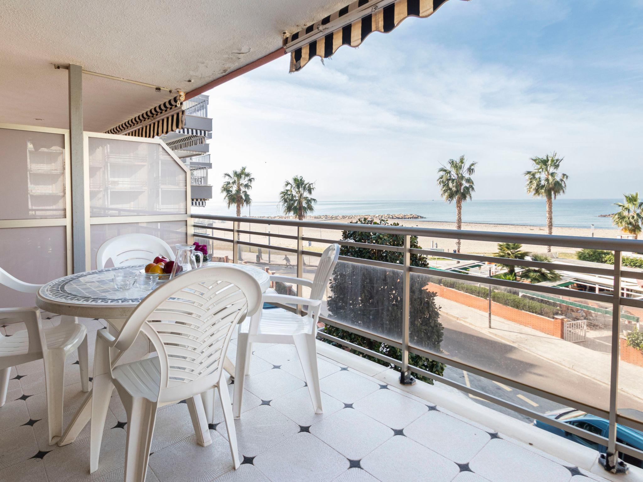 Photo 6 - Appartement de 3 chambres à Cambrils avec terrasse et vues à la mer