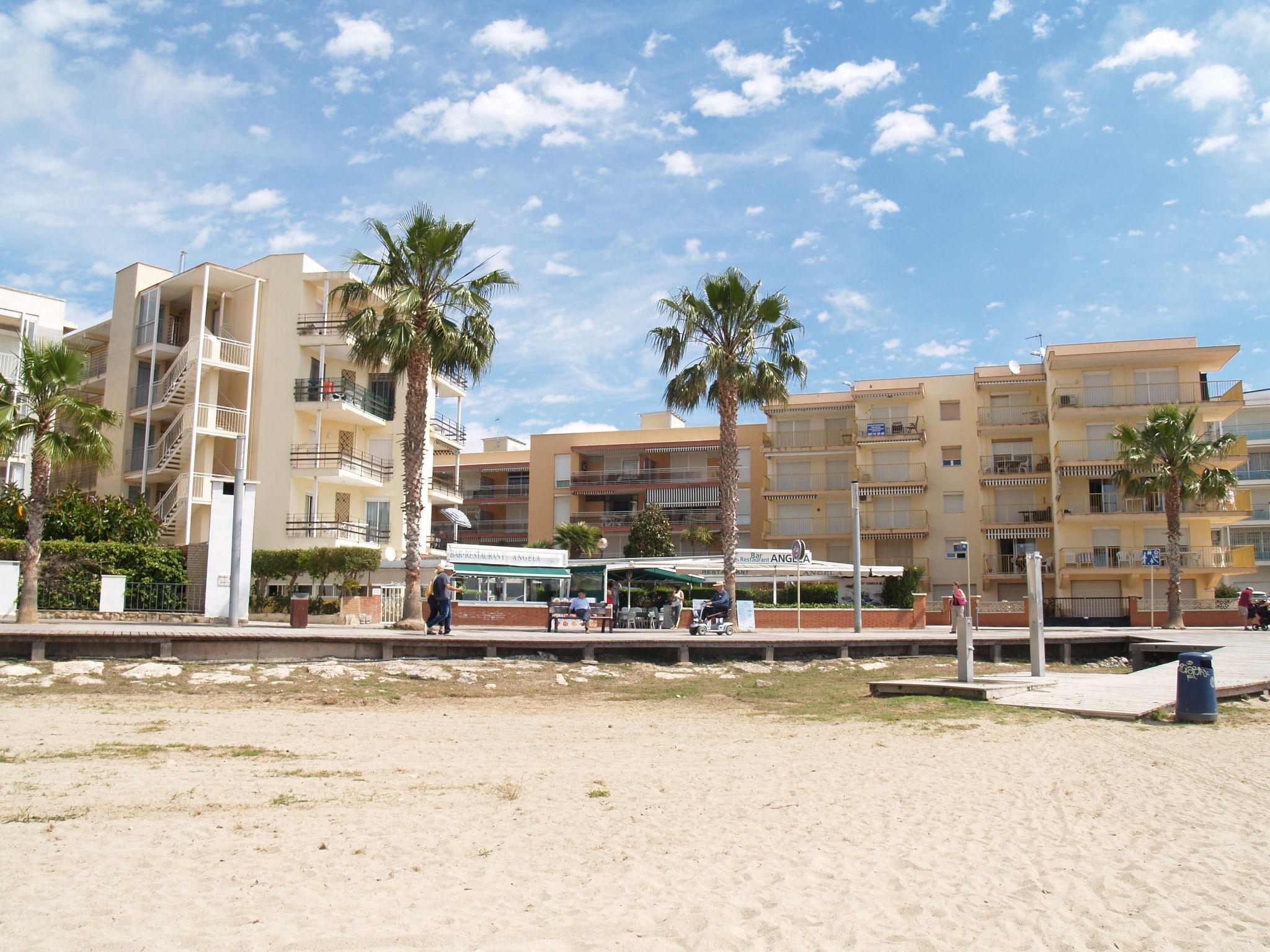 Photo 1 - 3 bedroom Apartment in Cambrils with terrace and sea view