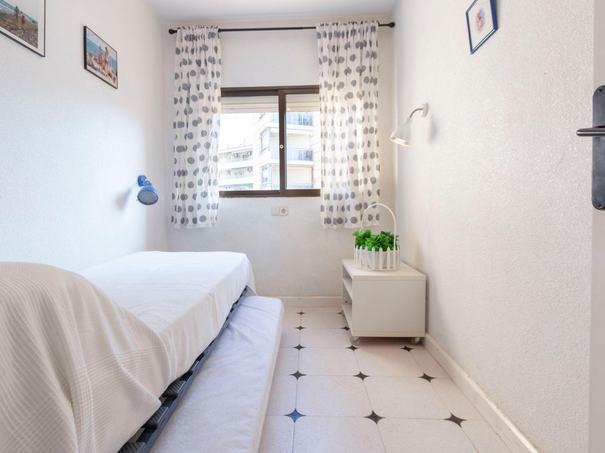 Photo 11 - Appartement de 3 chambres à Cambrils avec terrasse et vues à la mer