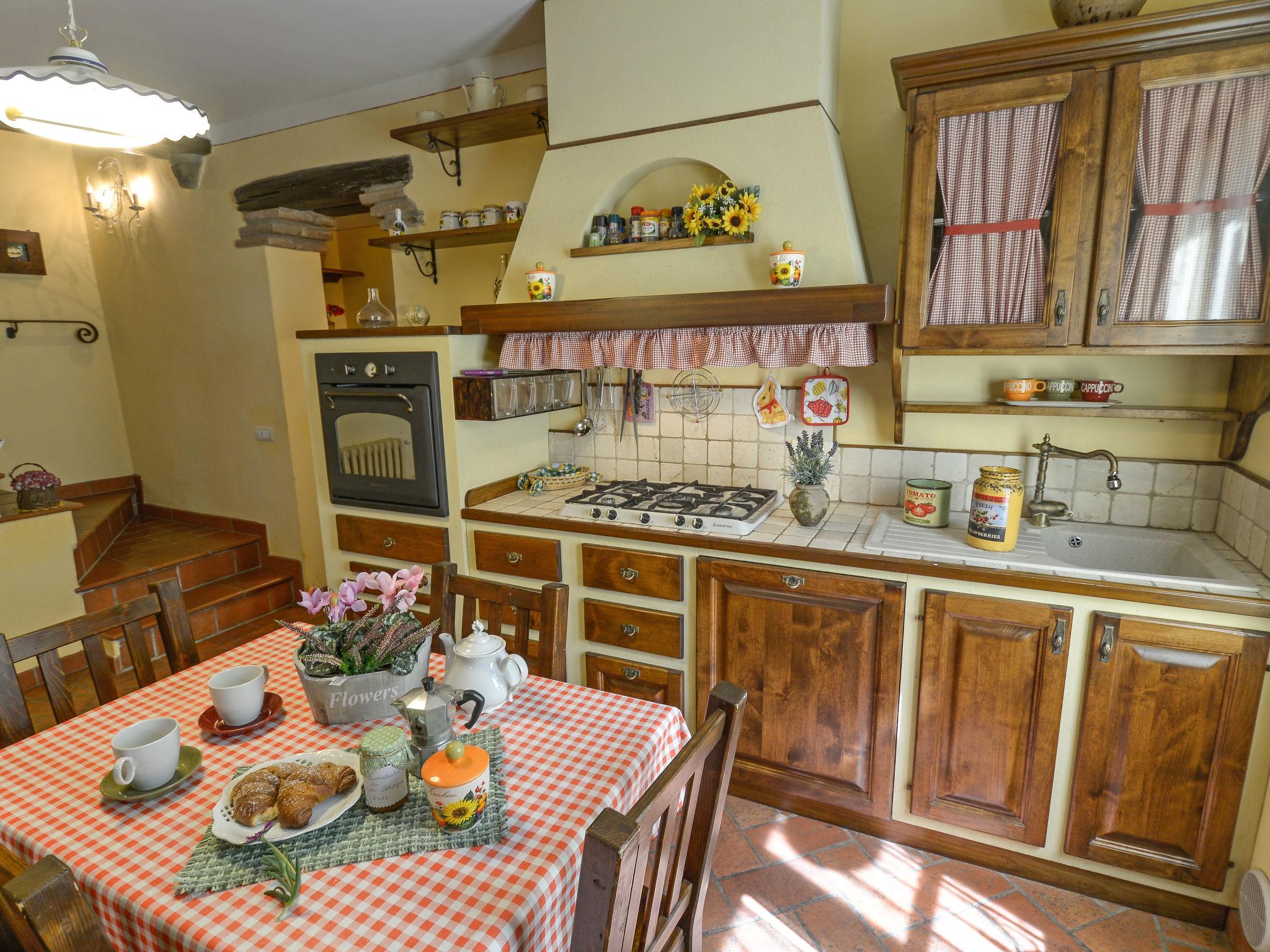 Photo 15 - 6 bedroom House in Cortona with private pool and garden