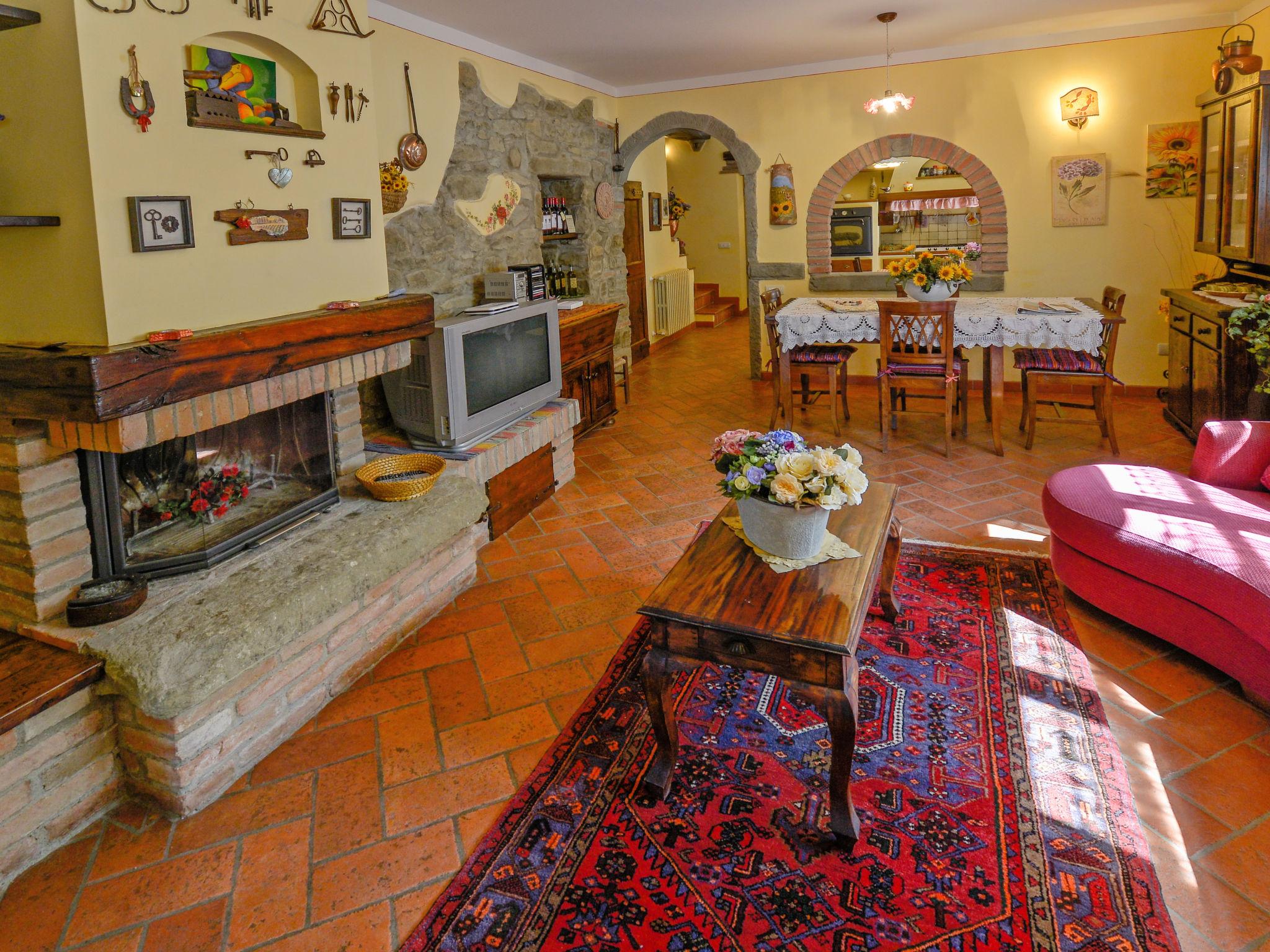 Photo 10 - 6 bedroom House in Cortona with private pool and garden