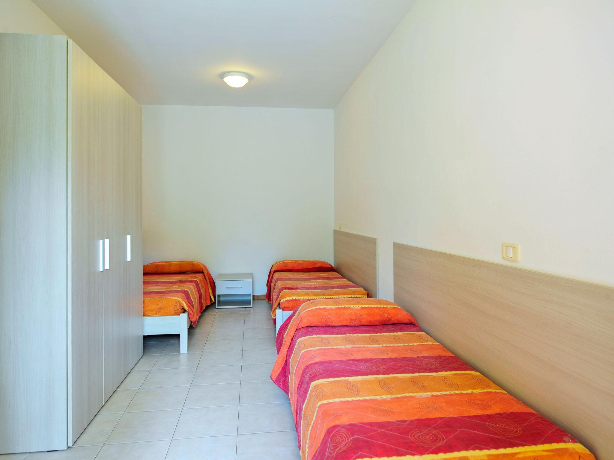 Foto 6 - Appartamento con 2 camere da letto a Peschiera del Garda con piscina e vista sulle montagne