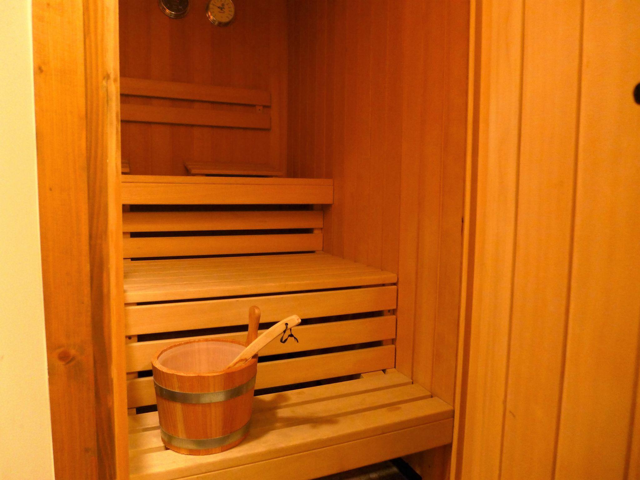 Foto 18 - Apartamento de 2 habitaciones en Sankt Moritz con sauna