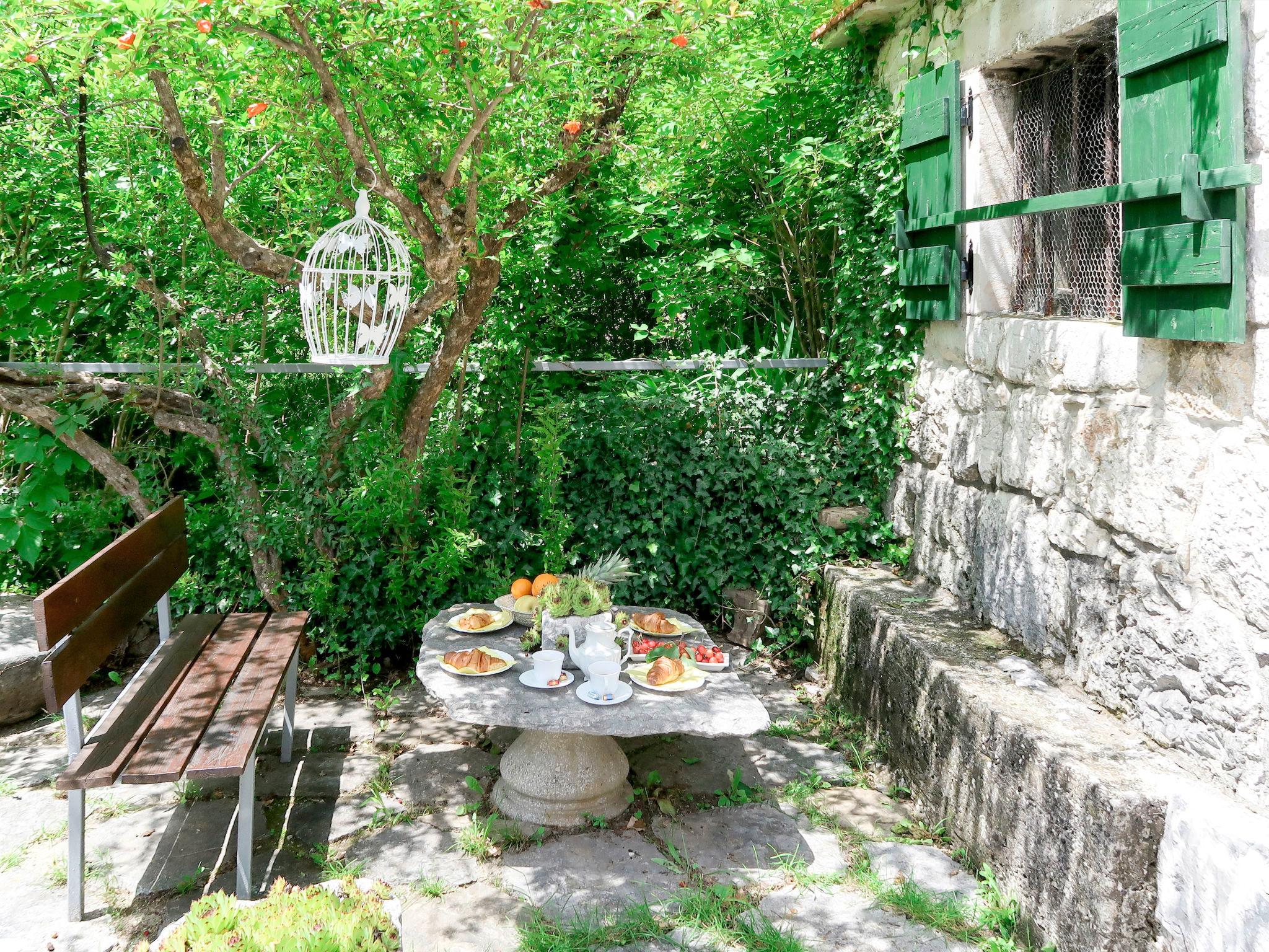 Foto 6 - Casa con 3 camere da letto a Omiš con terrazza e vista mare