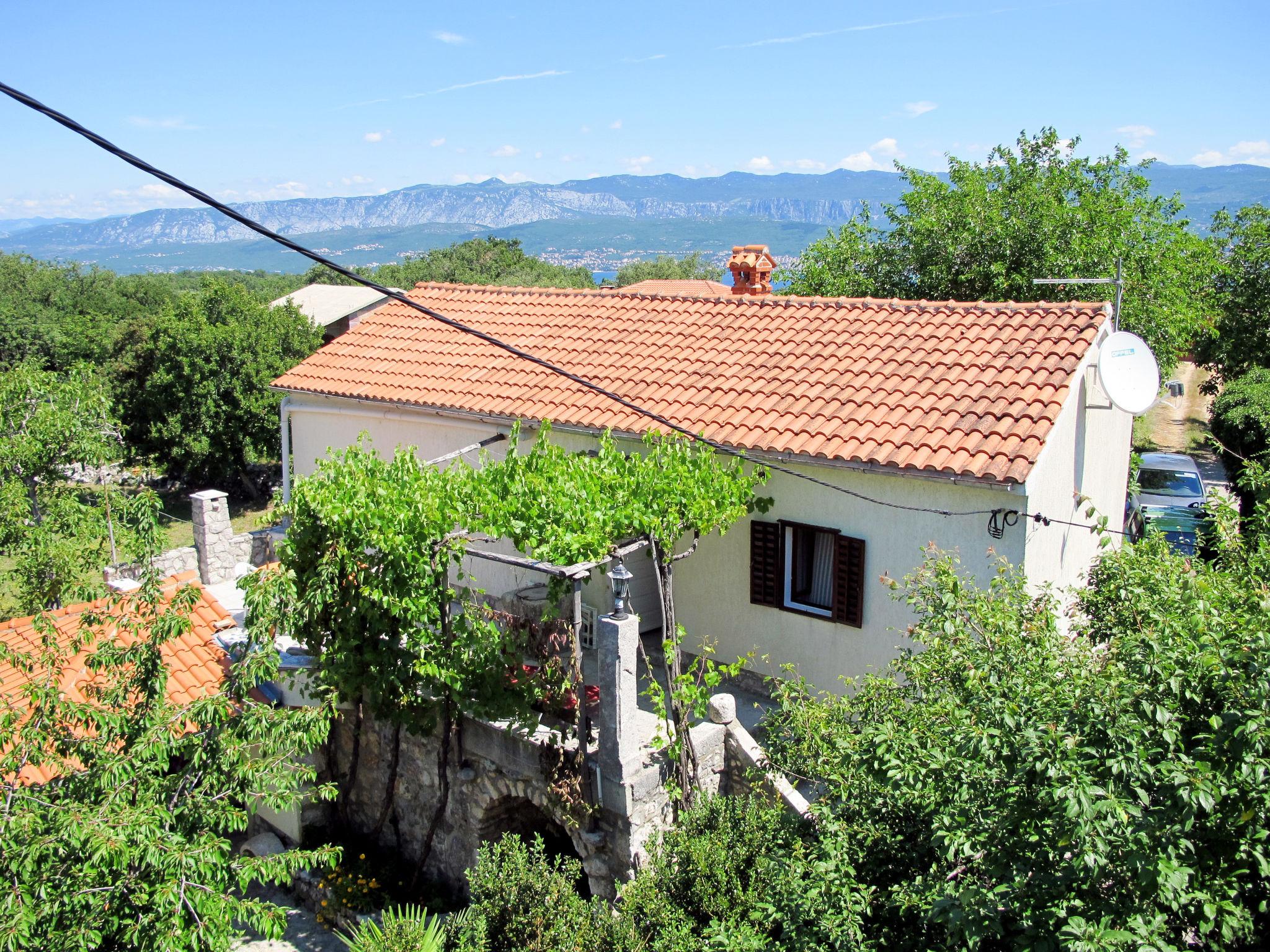 Photo 24 - Maison de 2 chambres à Dobrinj avec jardin et vues à la mer