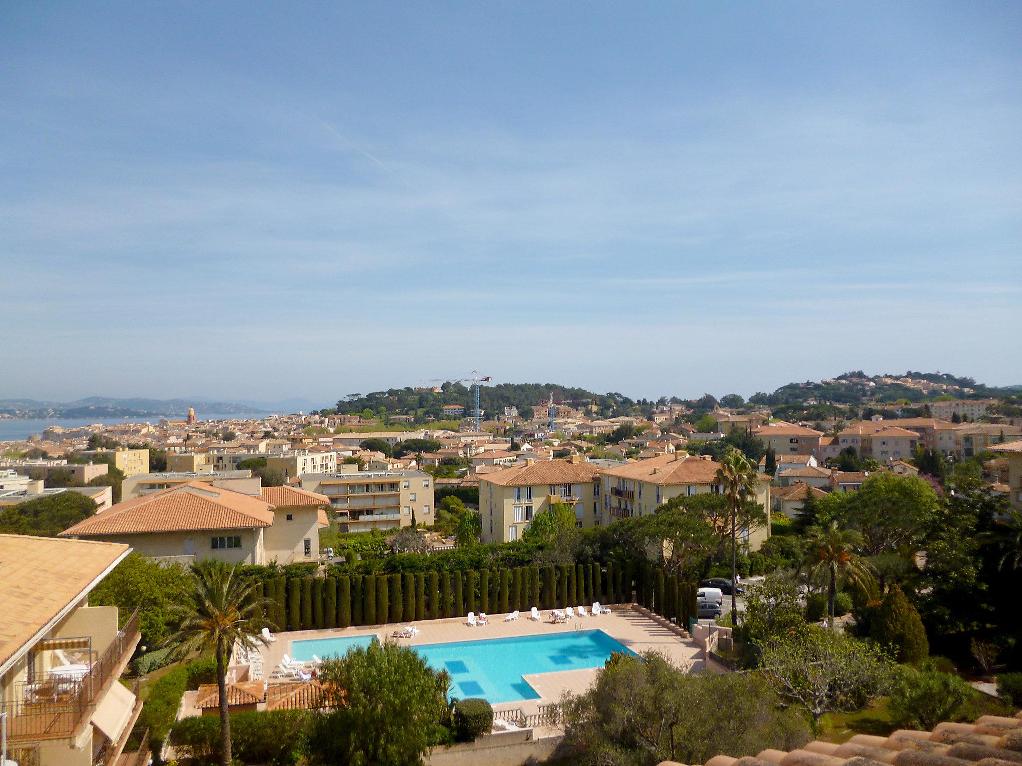 Foto 15 - Apartment mit 1 Schlafzimmer in Saint-Tropez mit schwimmbad und blick aufs meer