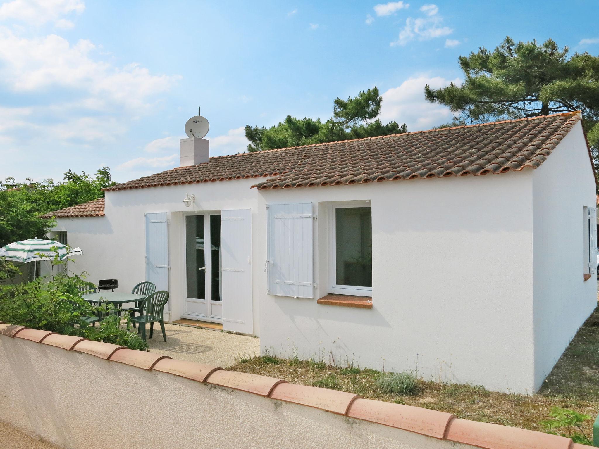 Foto 1 - Casa de 2 habitaciones en La Tranche-sur-Mer con jardín y terraza