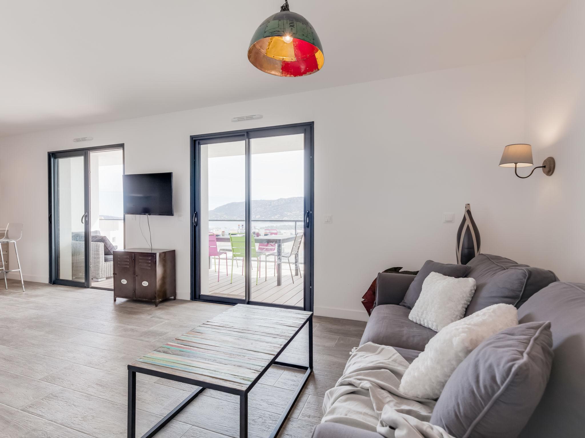 Foto 11 - Appartamento con 2 camere da letto a Porto-Vecchio con piscina e vista mare