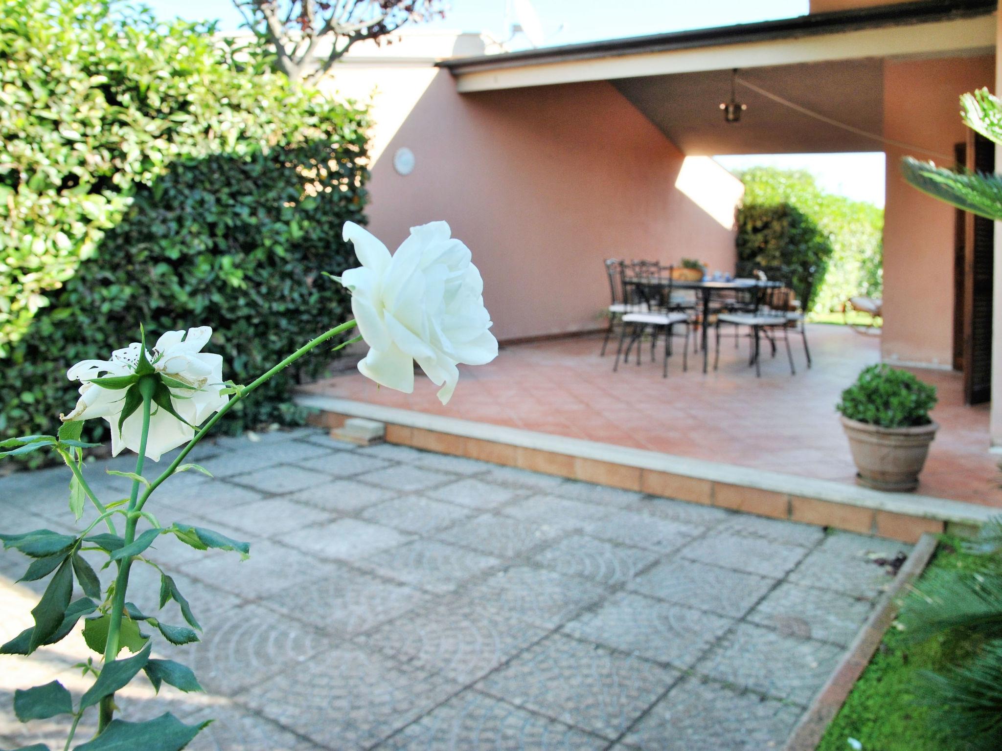 Photo 14 - Maison de 2 chambres à Fondi avec terrasse et vues à la mer