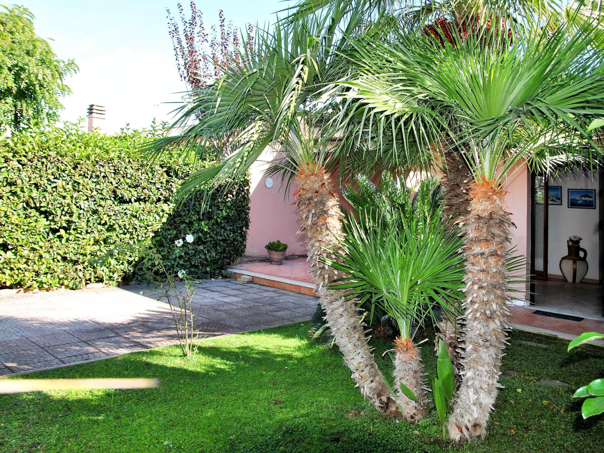 Photo 10 - Maison de 2 chambres à Fondi avec terrasse et vues à la mer