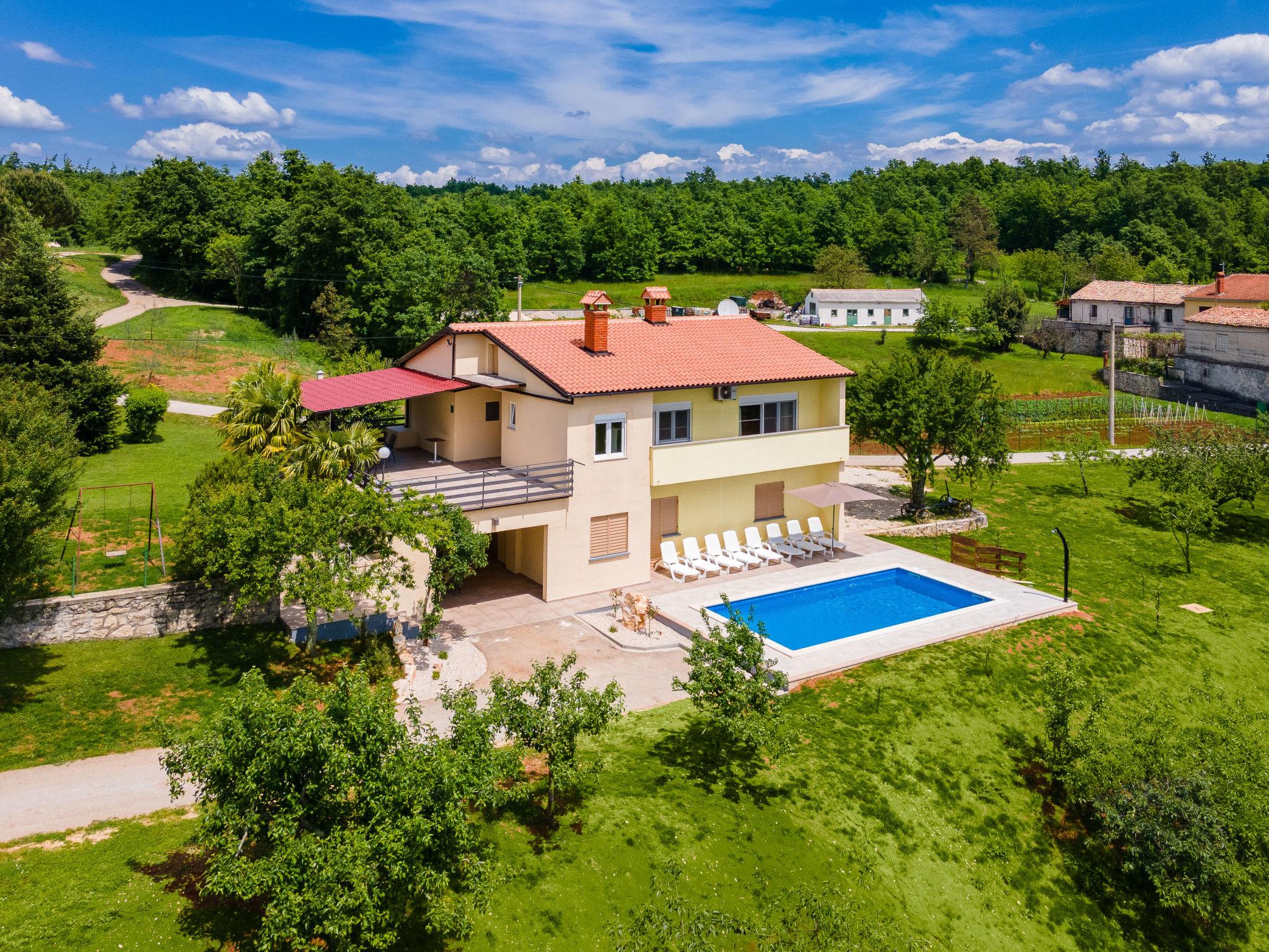 Foto 1 - Casa de 3 quartos em Pićan com piscina privada e jardim