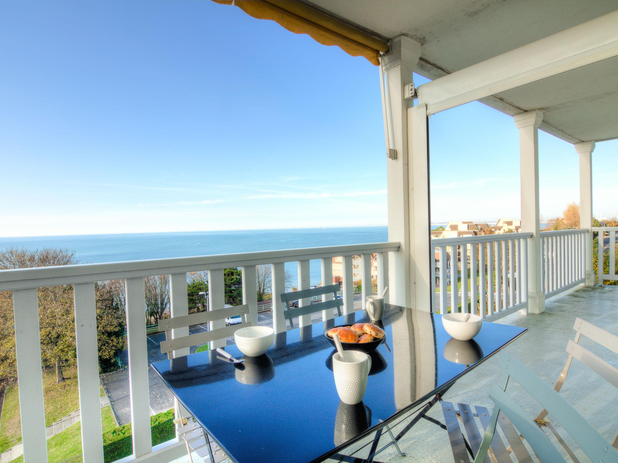 Photo 1 - 2 bedroom Apartment in Trouville-sur-Mer with sea view