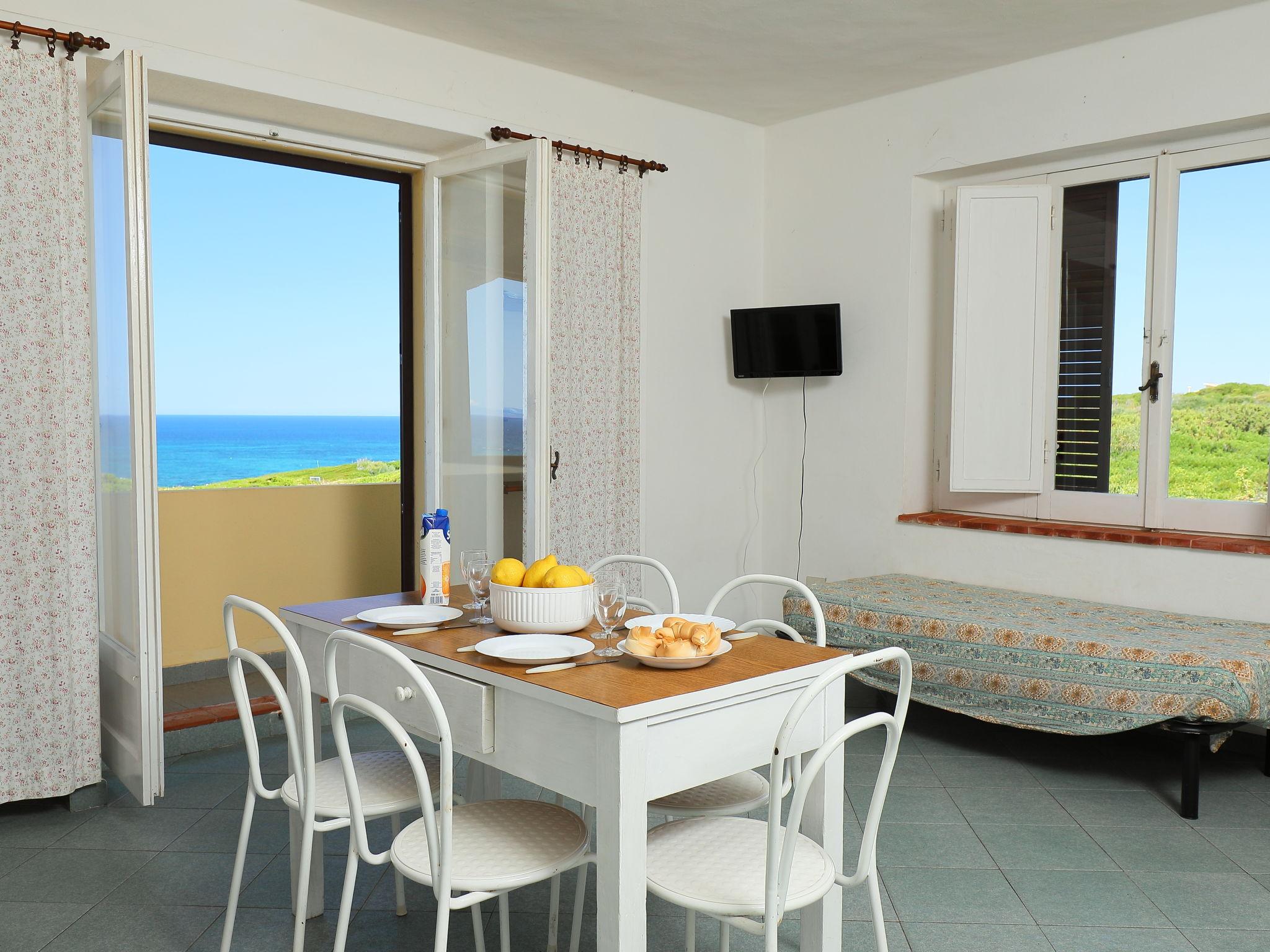 Photo 5 - 2 bedroom Apartment in Valledoria with garden and sea view