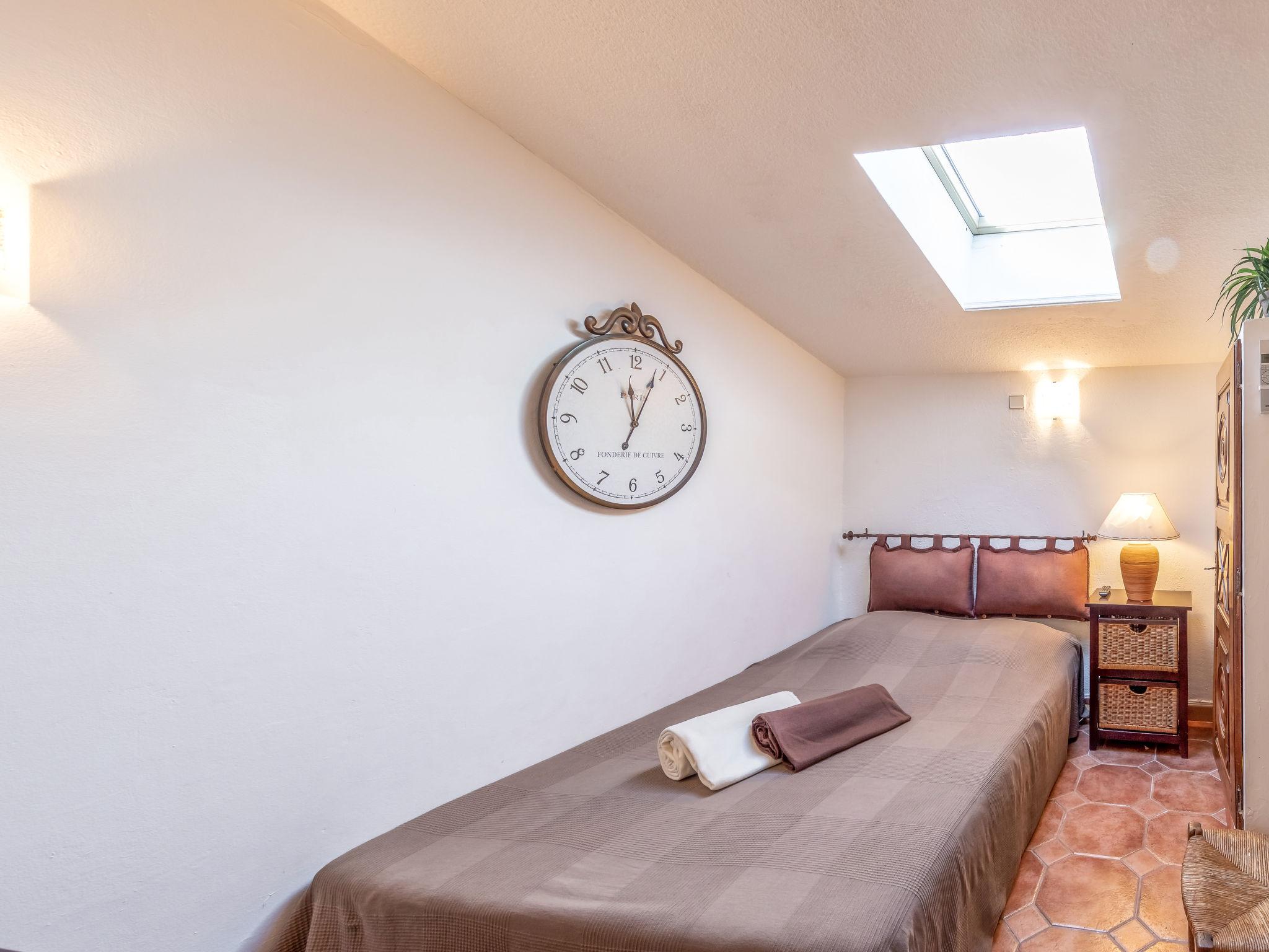 Foto 9 - Appartamento con 3 camere da letto a Sainte-Maxime con terrazza e vista mare