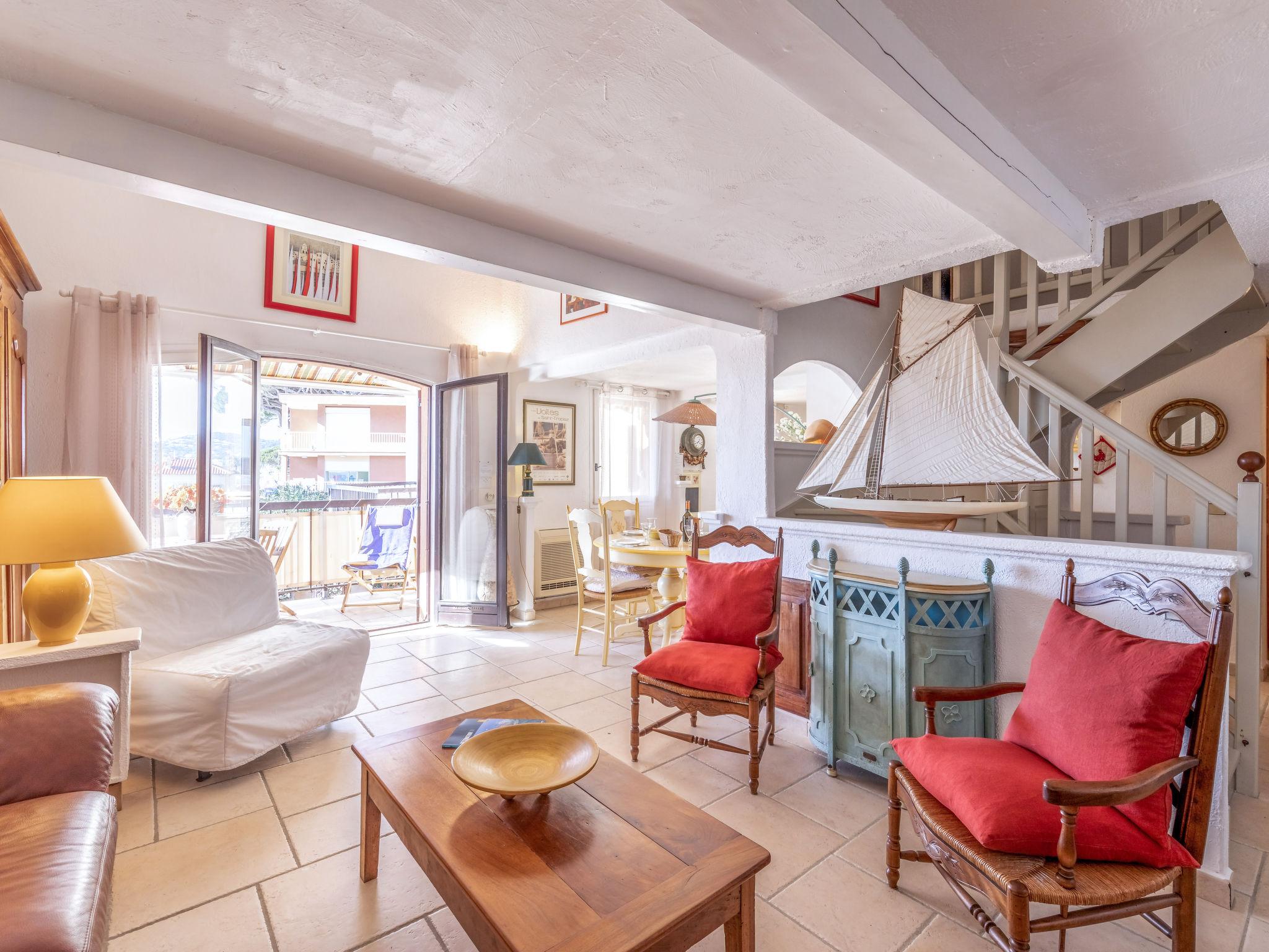 Foto 2 - Appartamento con 3 camere da letto a Sainte-Maxime con terrazza e vista mare