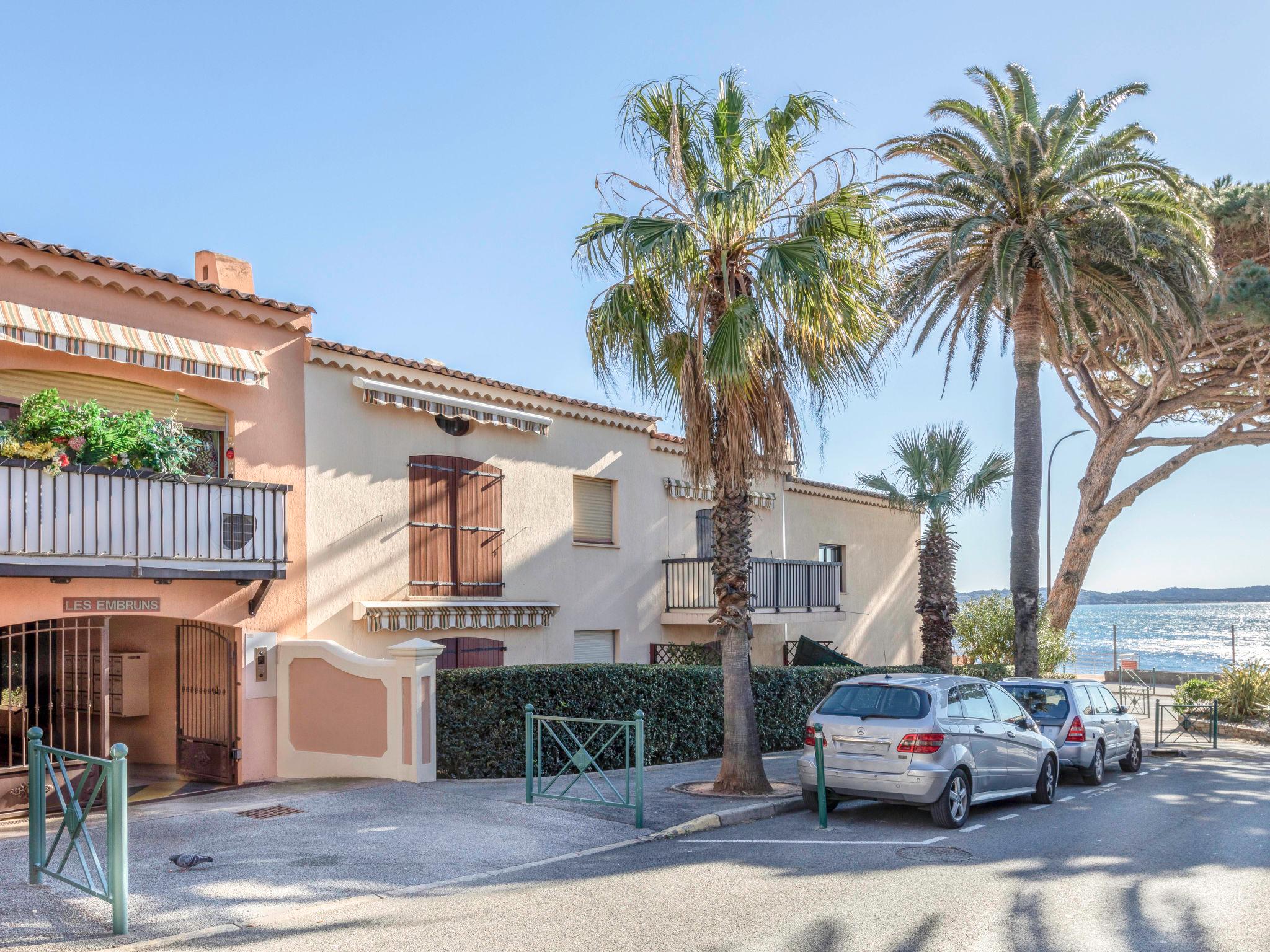 Foto 19 - Appartamento con 3 camere da letto a Sainte-Maxime con terrazza e vista mare