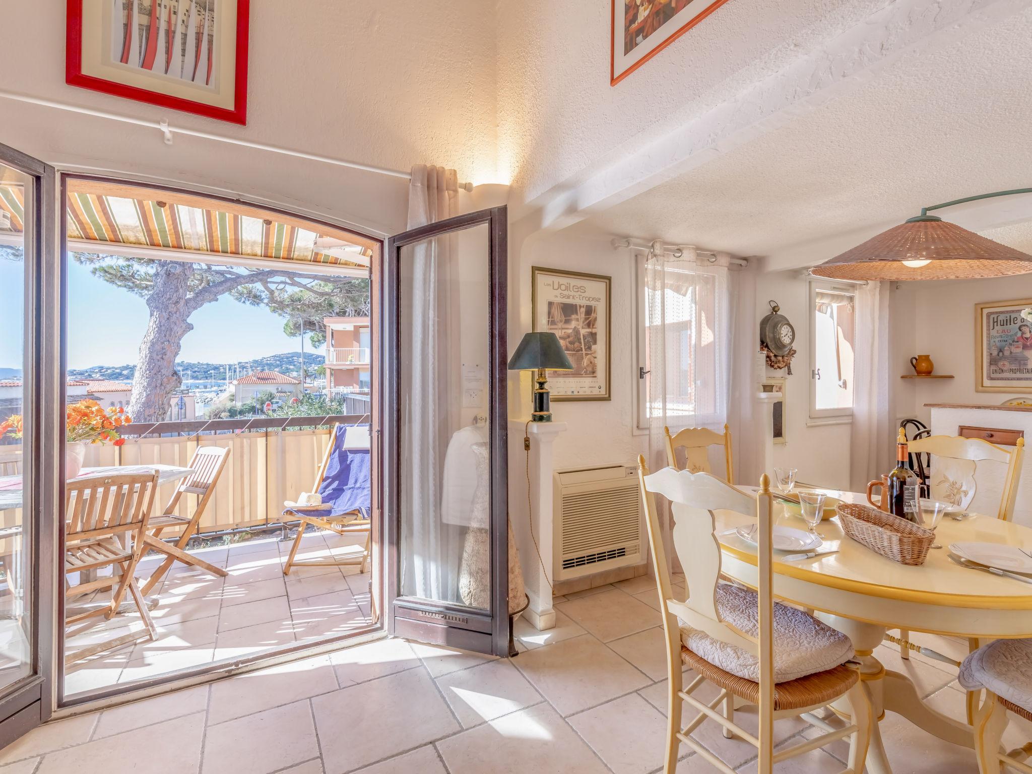 Foto 3 - Apartamento de 3 habitaciones en Sainte-Maxime con terraza y vistas al mar