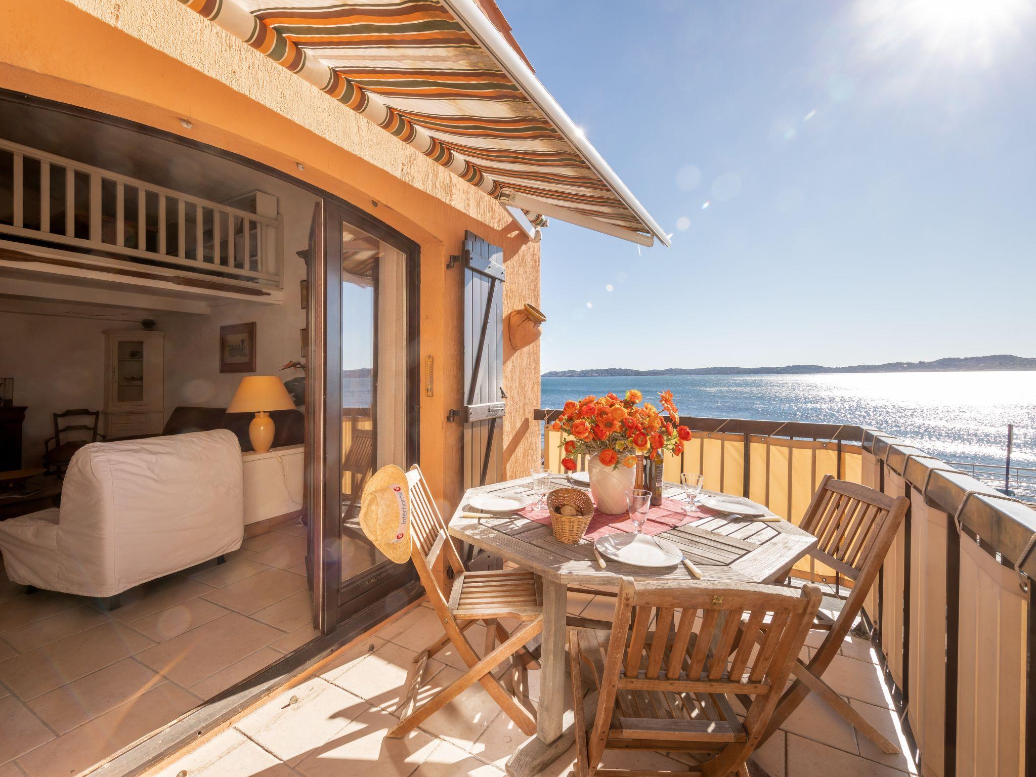 Foto 1 - Appartamento con 3 camere da letto a Sainte-Maxime con terrazza e vista mare