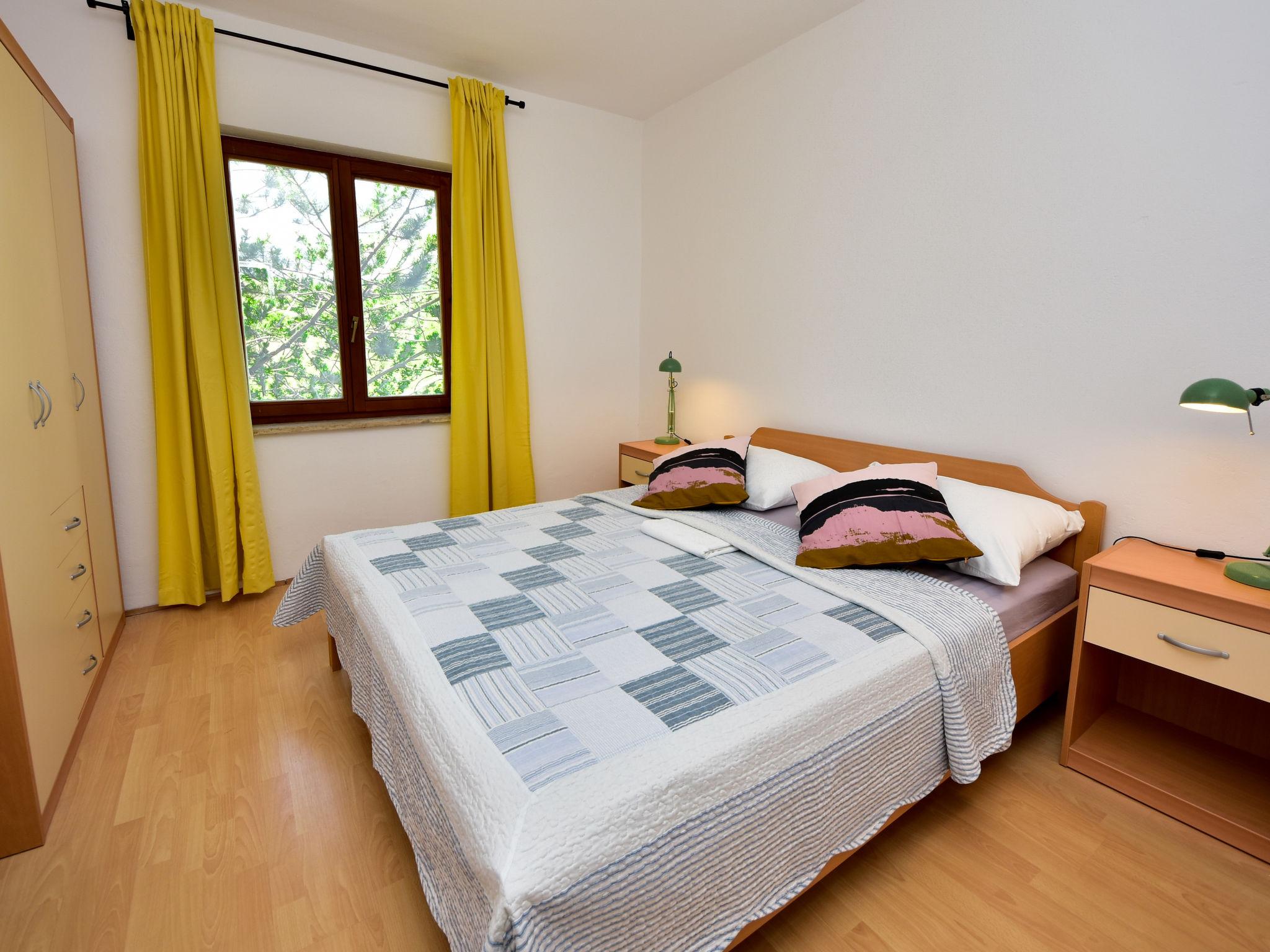 Foto 16 - Casa con 4 camere da letto a Obrovac con giardino e vista mare