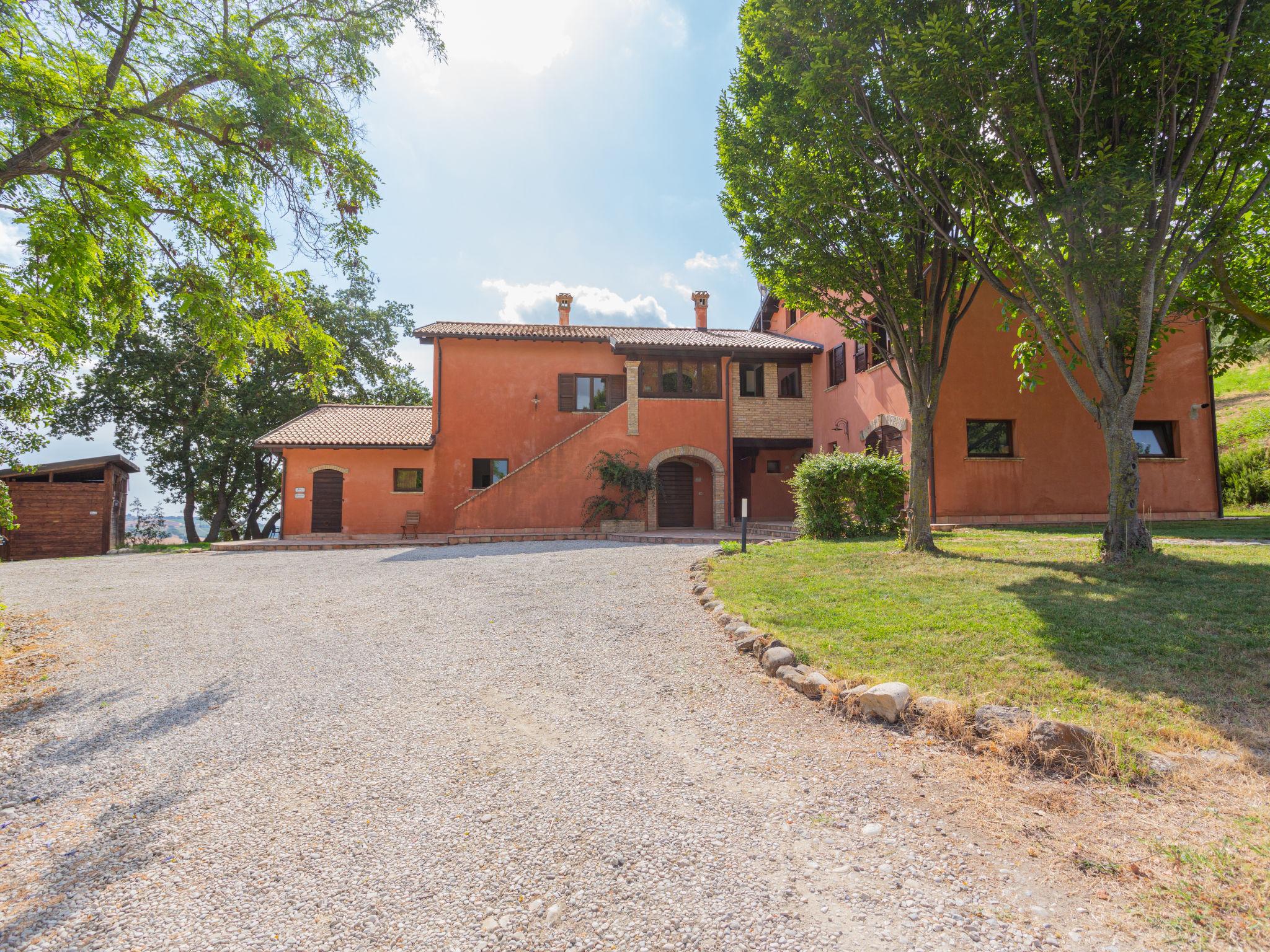 Photo 2 - Maison de 4 chambres à Città Sant'Angelo avec piscine et vues à la mer