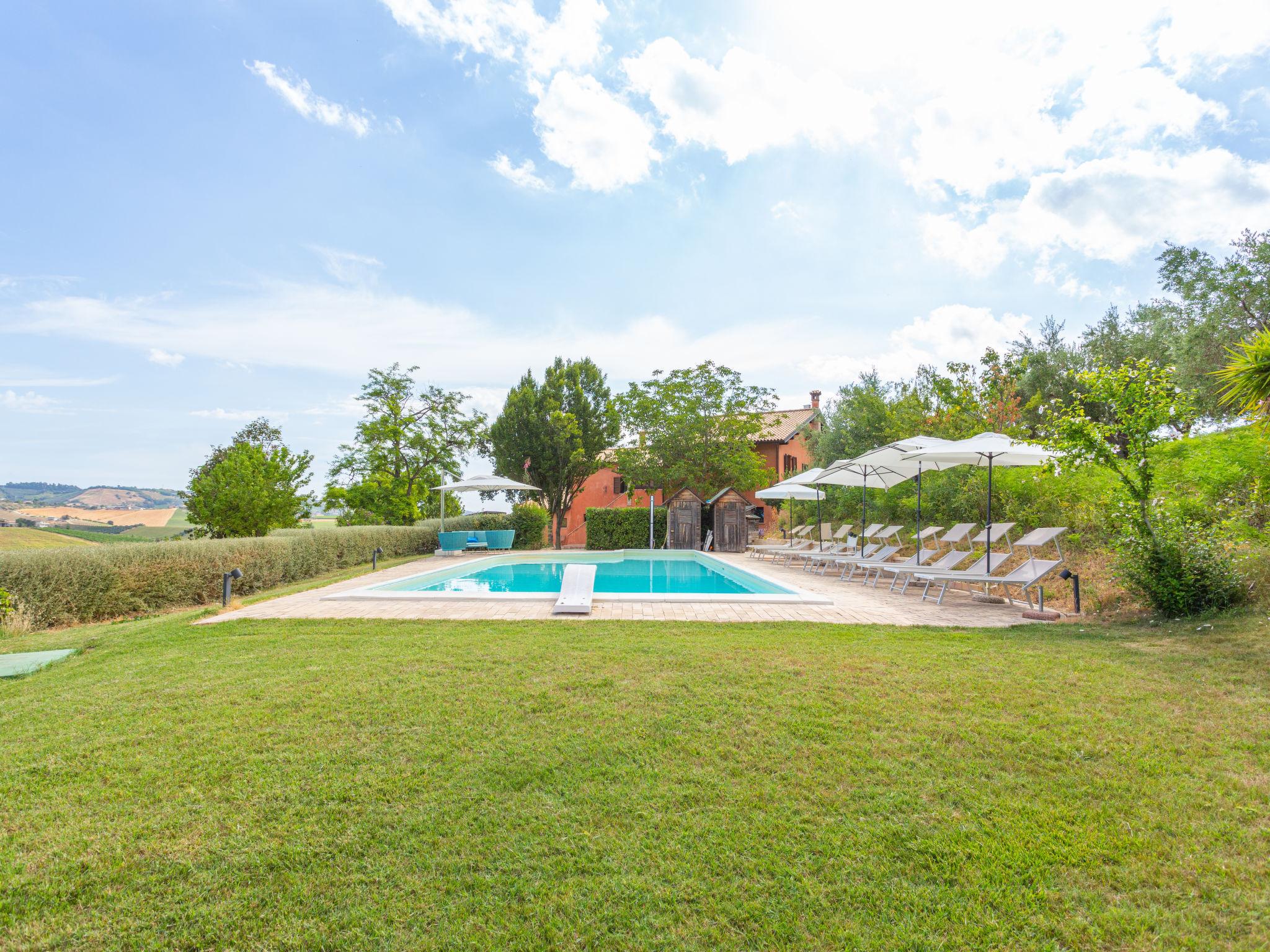 Foto 11 - Casa de 4 habitaciones en Città Sant'Angelo con piscina y vistas al mar