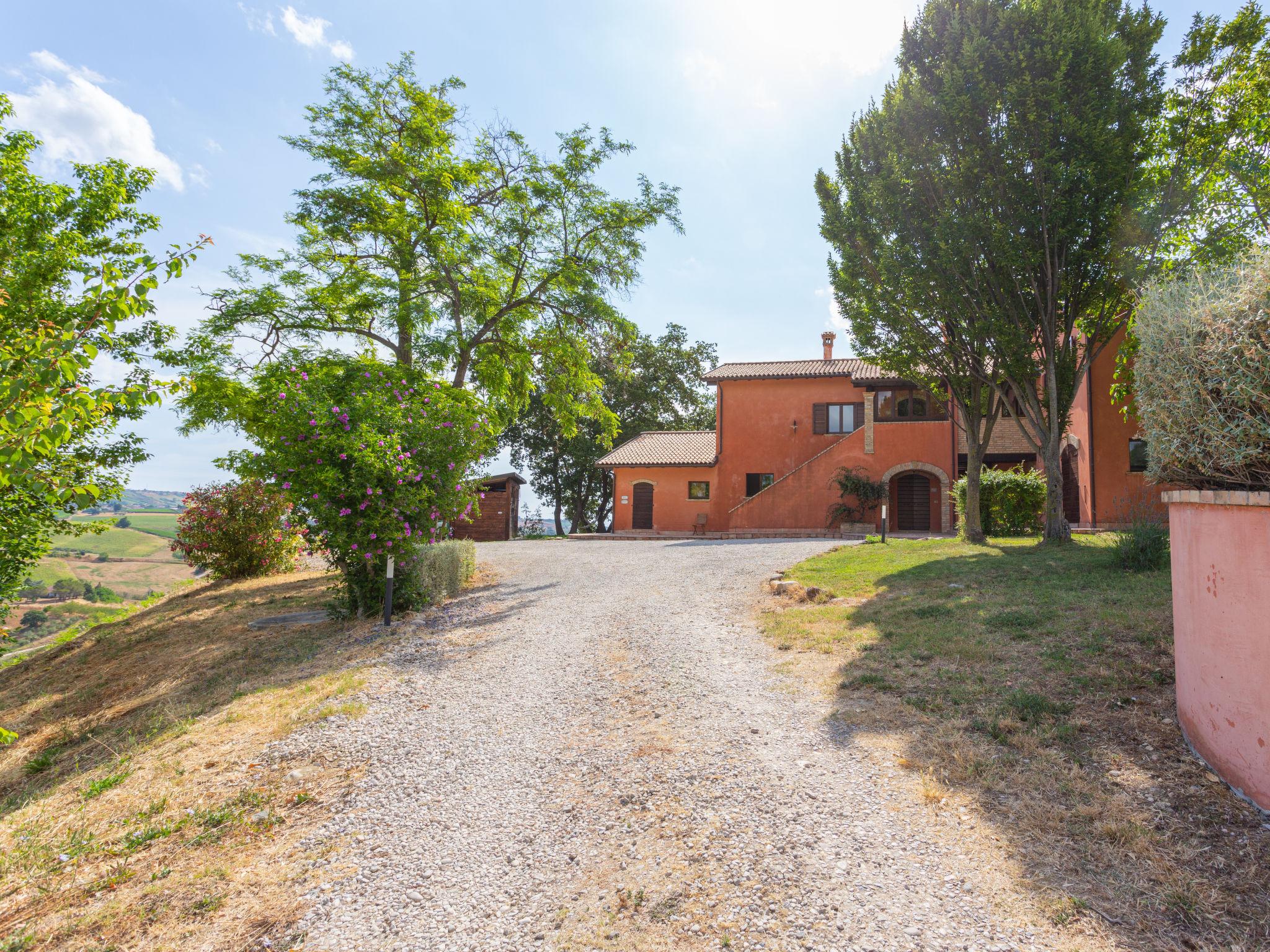 Foto 30 - Apartamento de 2 quartos em Città Sant'Angelo com piscina e jardim