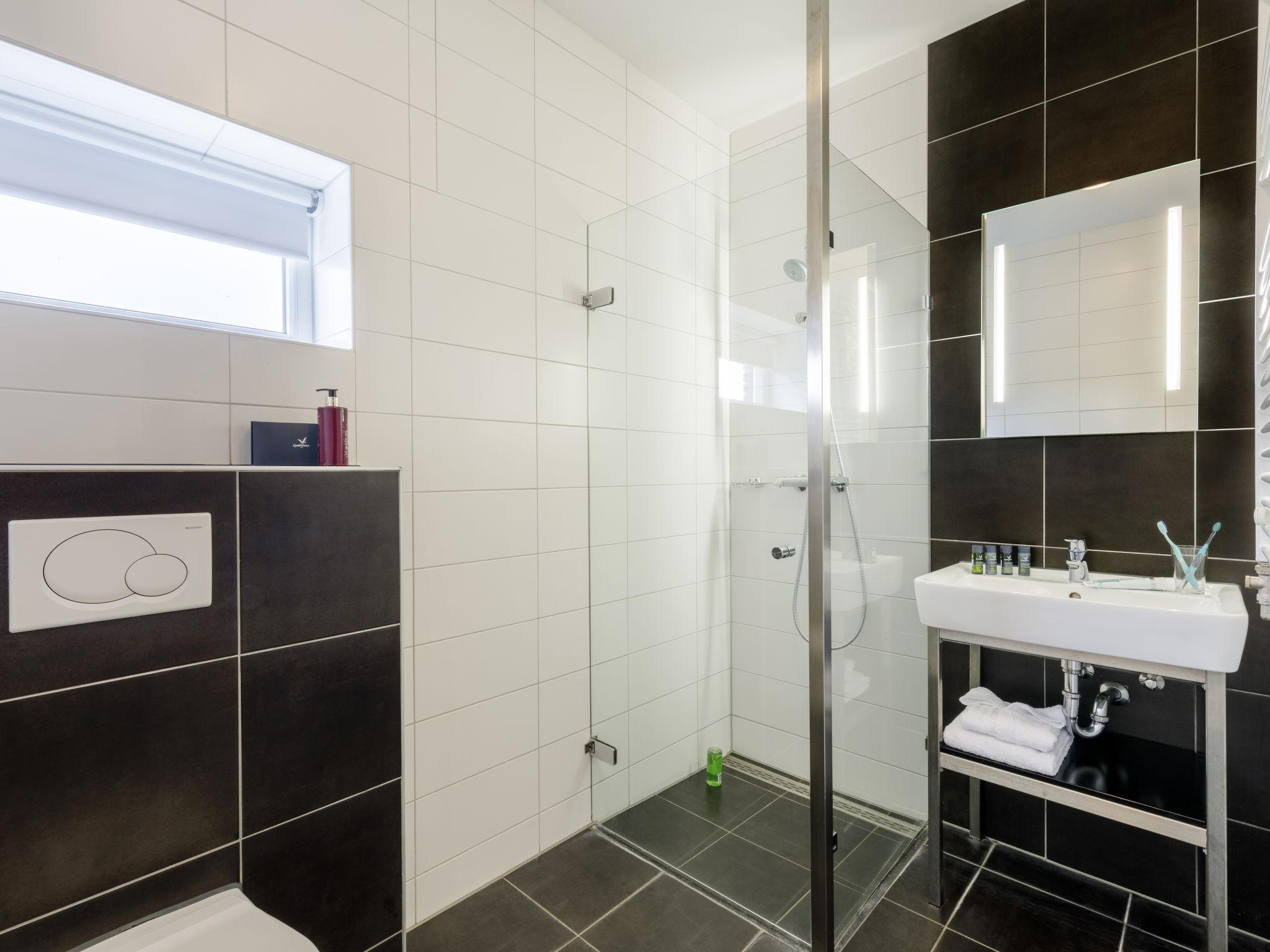 Foto 8 - Apartment mit 4 Schlafzimmern in Zeewolde mit schwimmbad und sauna