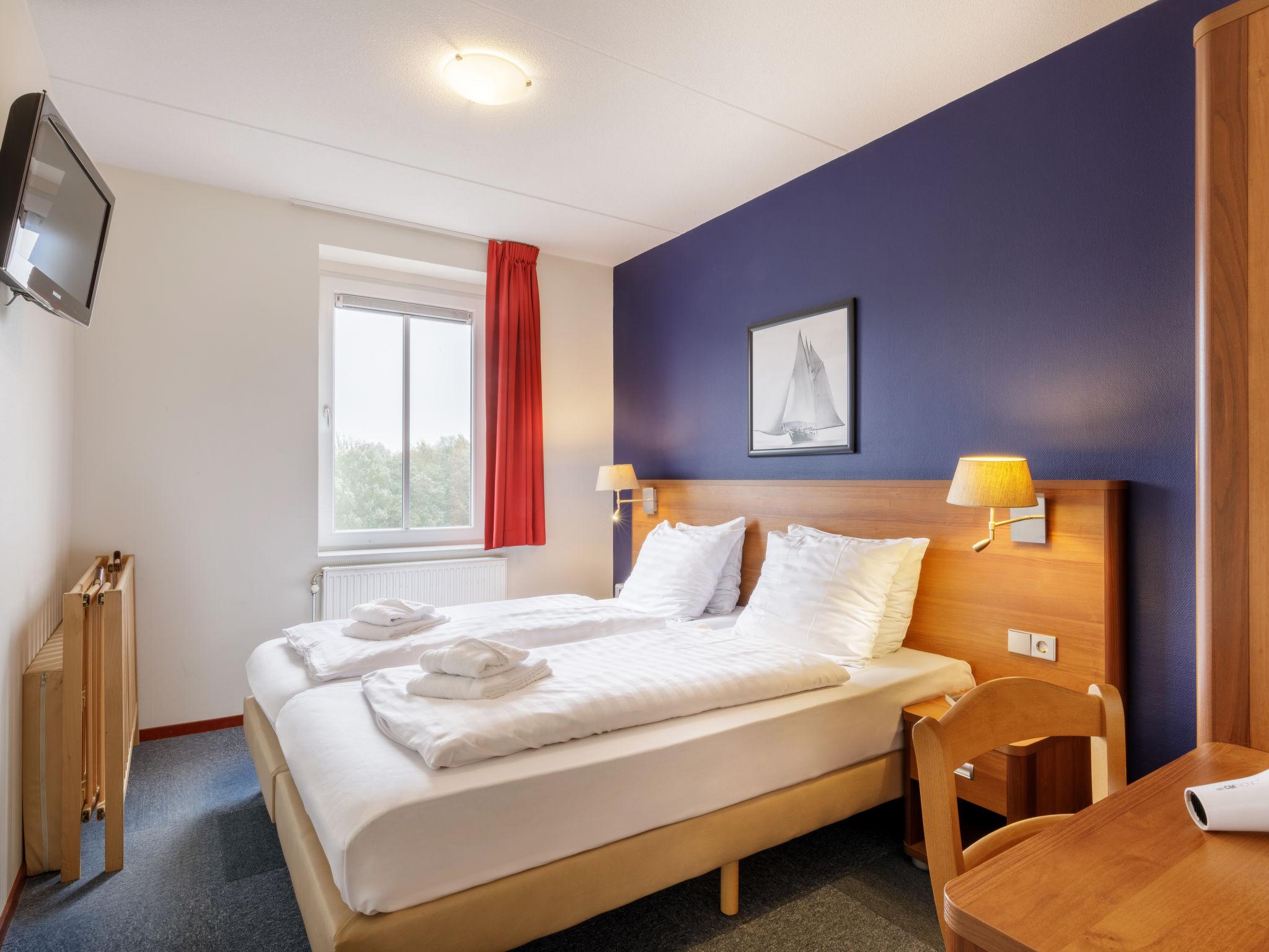 Foto 4 - Appartamento con 4 camere da letto a Zeewolde con piscina e sauna