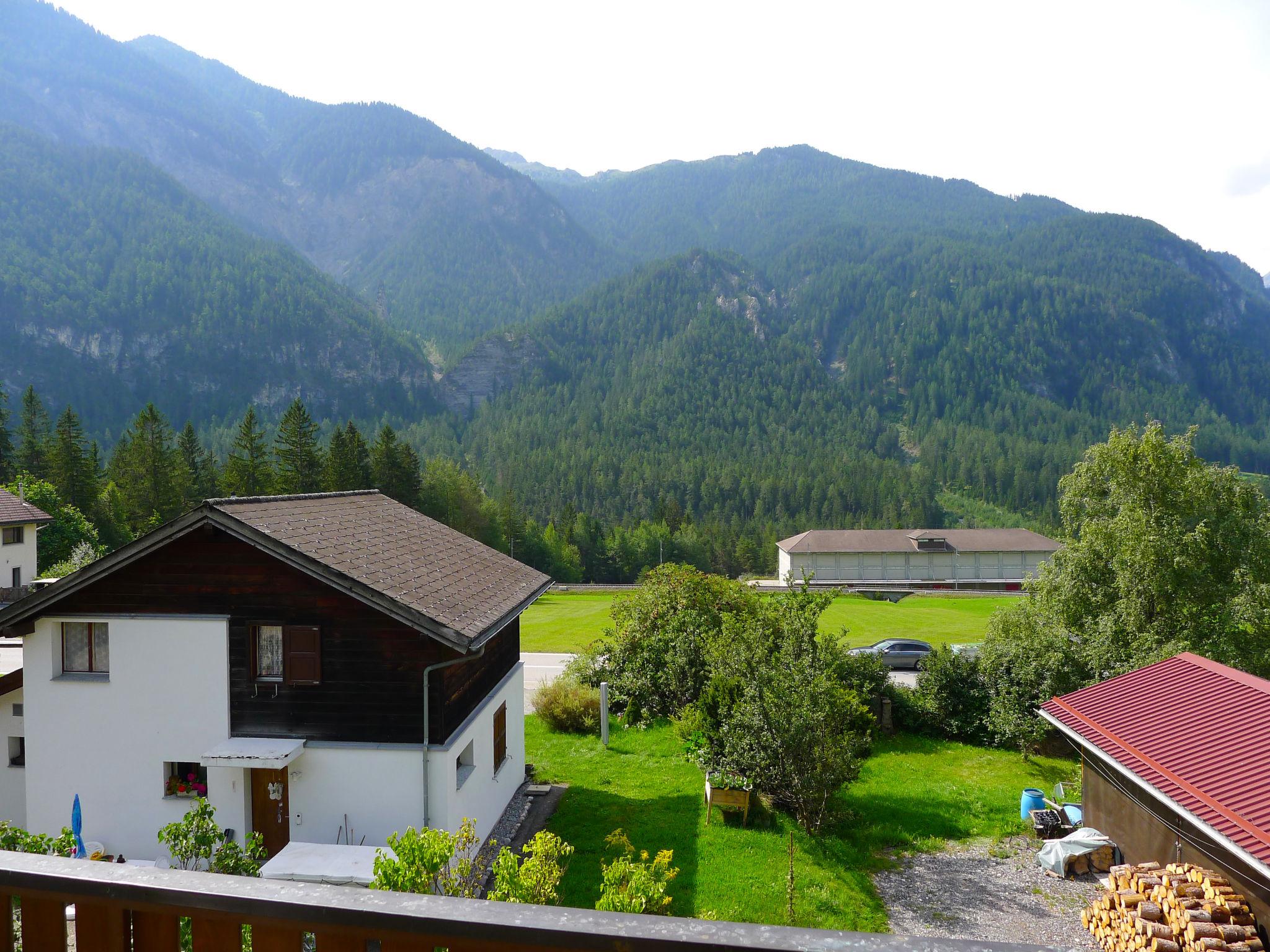 Foto 5 - Apartamento de 2 habitaciones en Albula/Alvra con jardín y vistas a la montaña