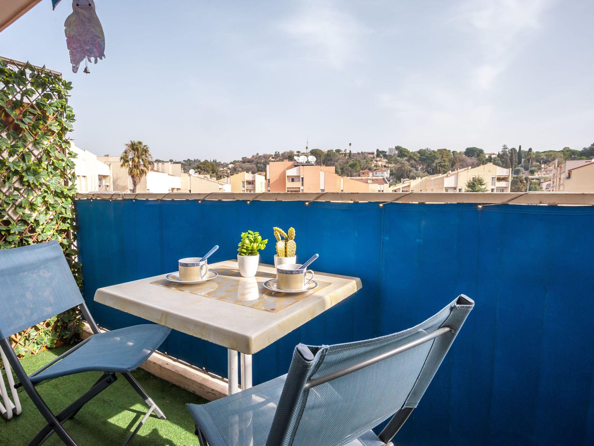 Foto 5 - Apartamento de 1 quarto em Cagnes-sur-Mer com vistas do mar