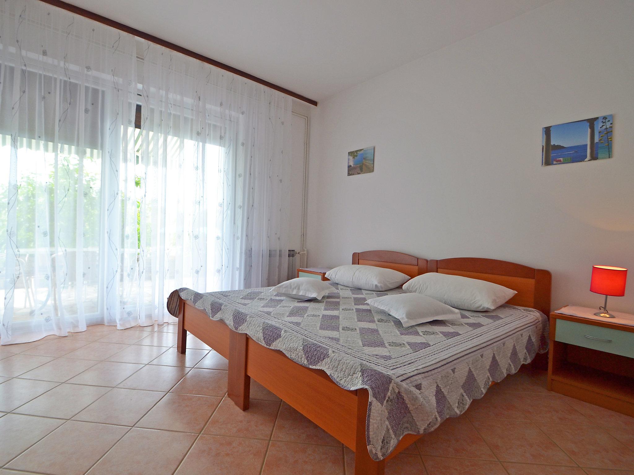 Foto 7 - Appartamento con 2 camere da letto a Vir con piscina e vista mare