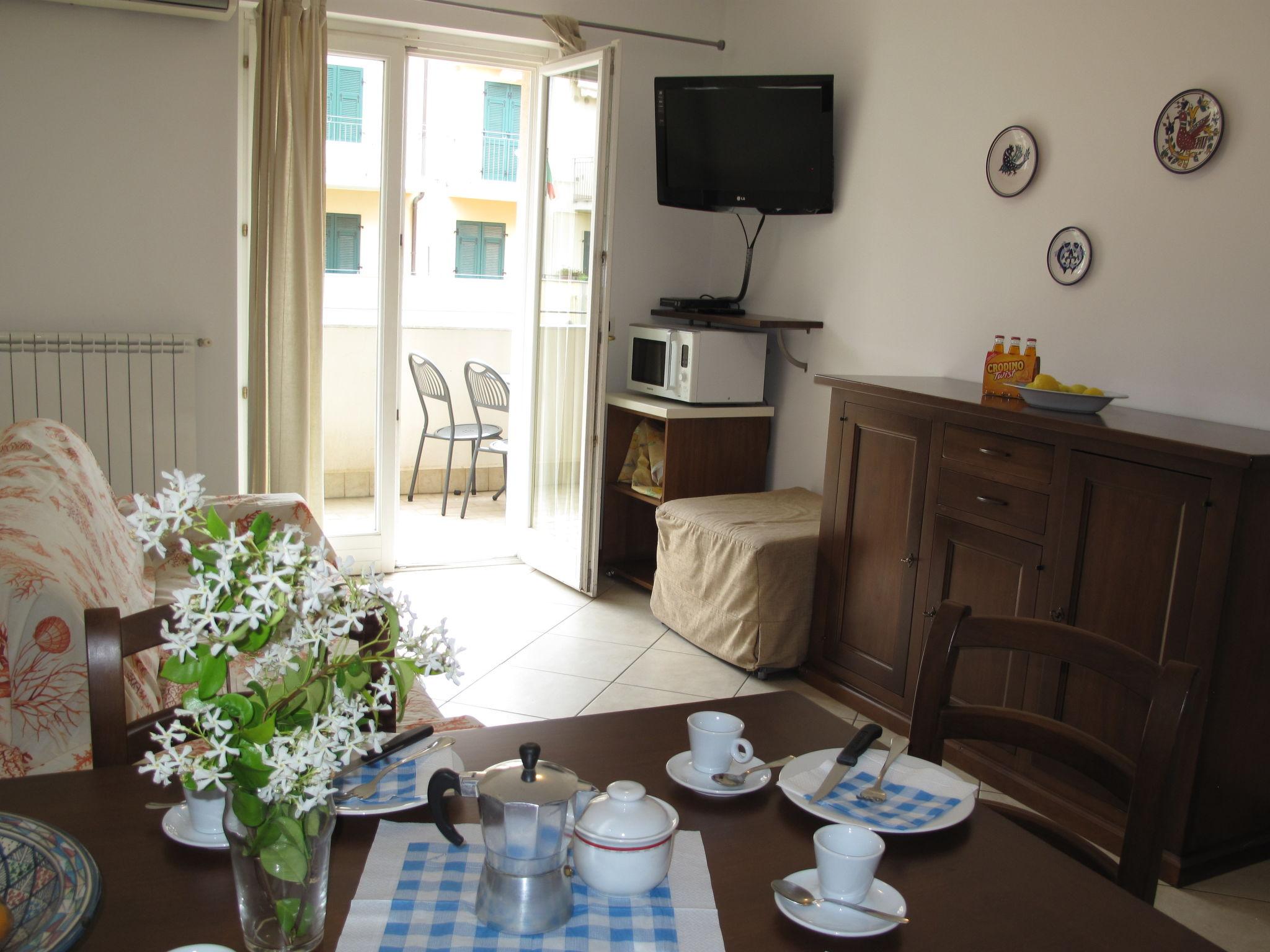 Photo 4 - 1 bedroom Apartment in Imperia with swimming pool and garden