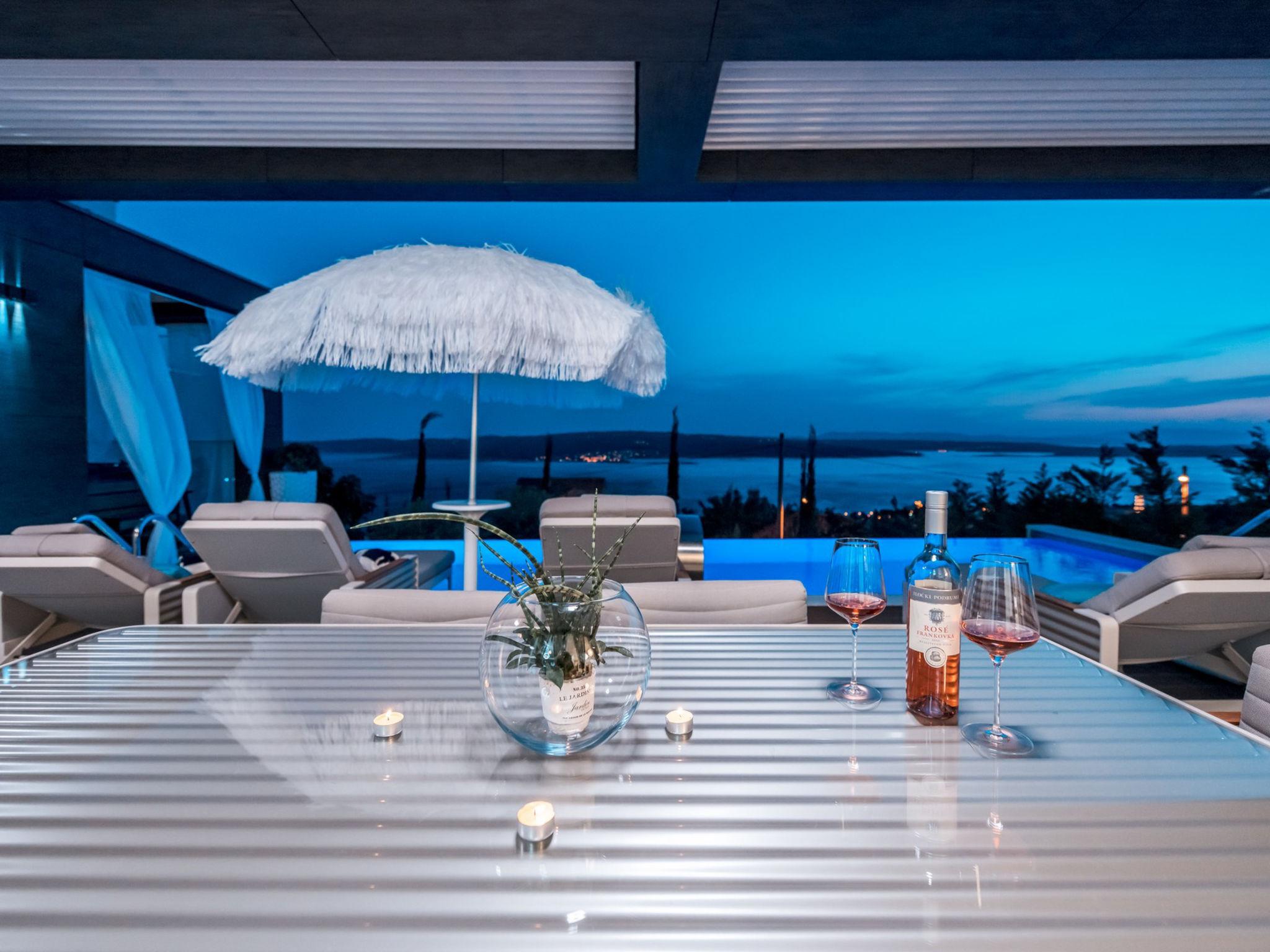 Foto 31 - Casa de 4 quartos em Crikvenica com piscina privada e vistas do mar