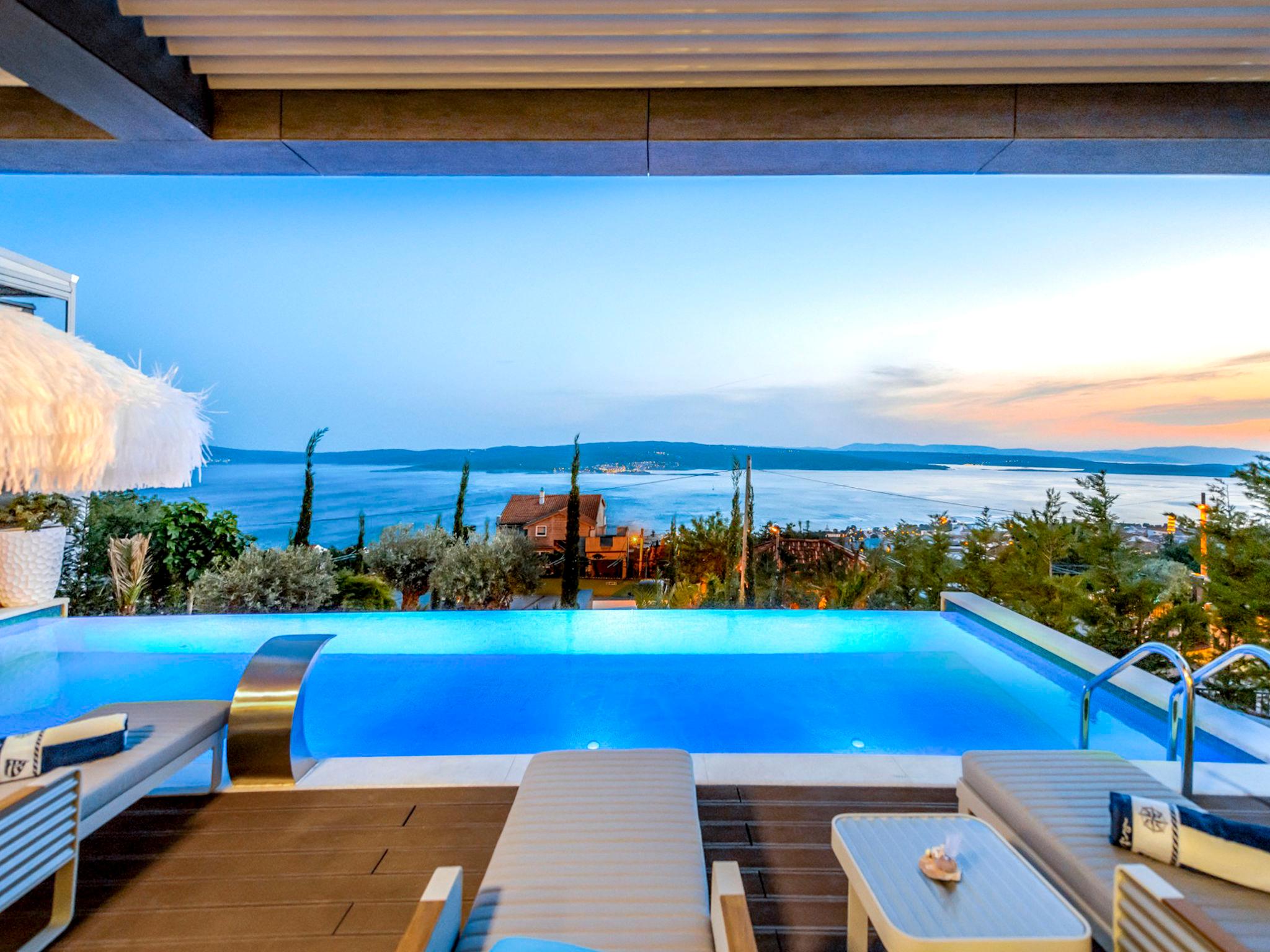 Photo 1 - Maison de 4 chambres à Crikvenica avec piscine privée et vues à la mer