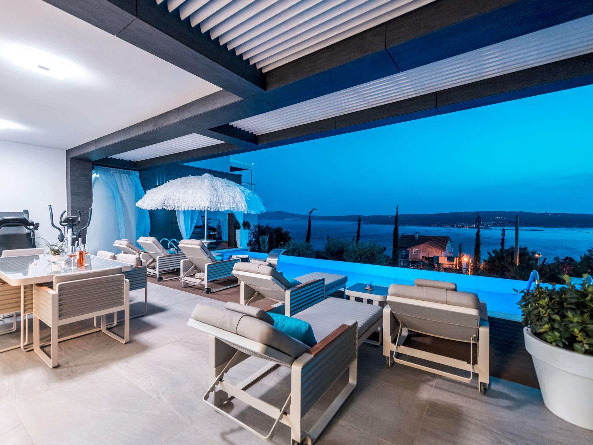 Foto 9 - Casa de 4 quartos em Crikvenica com piscina privada e vistas do mar