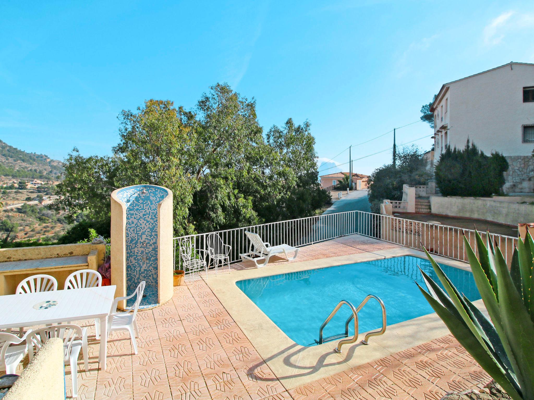 Photo 4 - 3 bedroom House in Calp with private pool and sea view