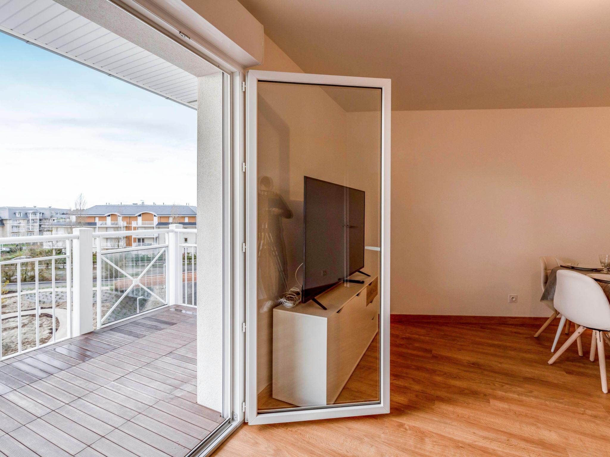 Foto 2 - Appartamento con 1 camera da letto a Cabourg con vista mare