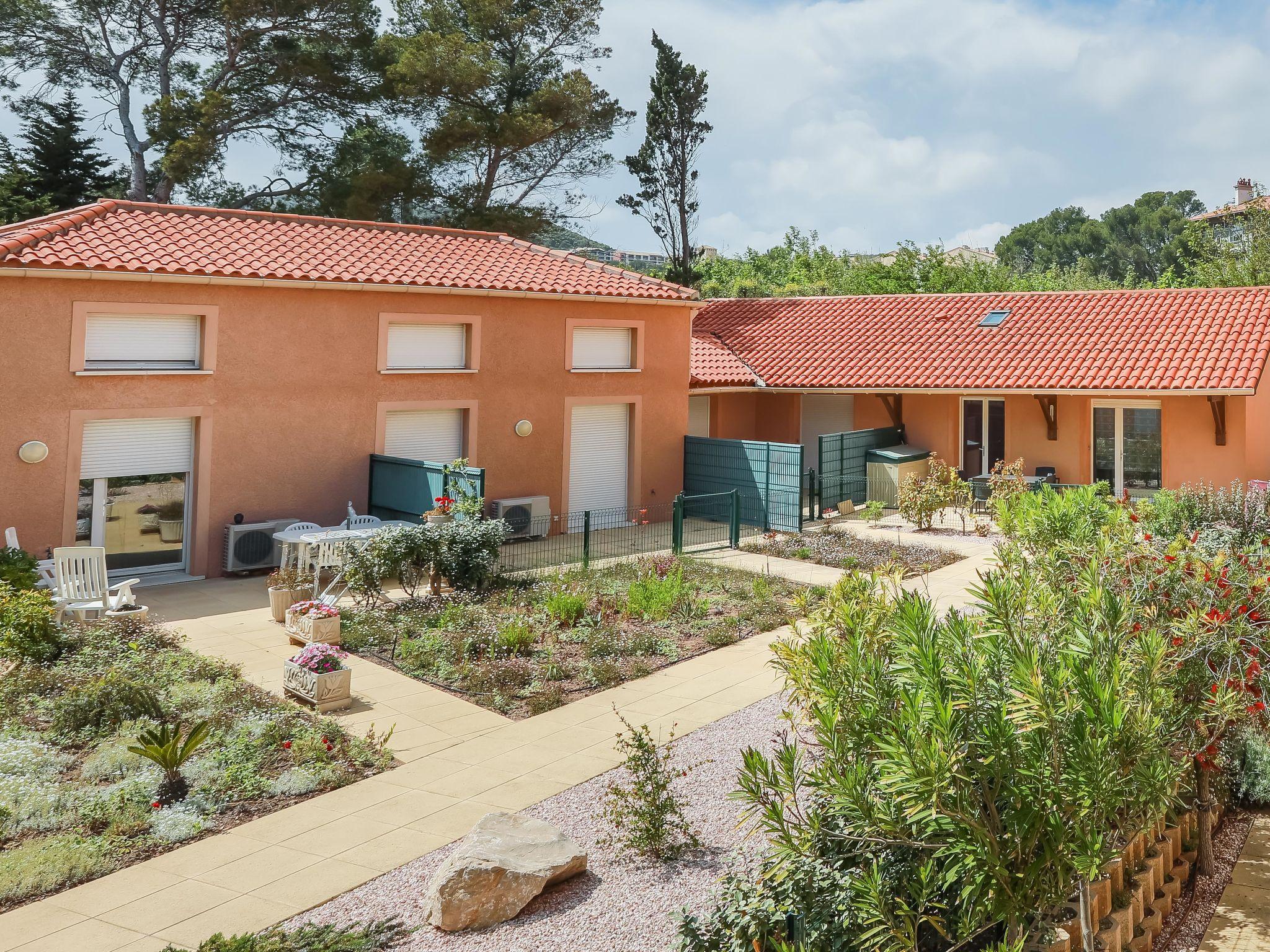 Foto 13 - Haus mit 1 Schlafzimmer in Saint-Raphaël mit terrasse