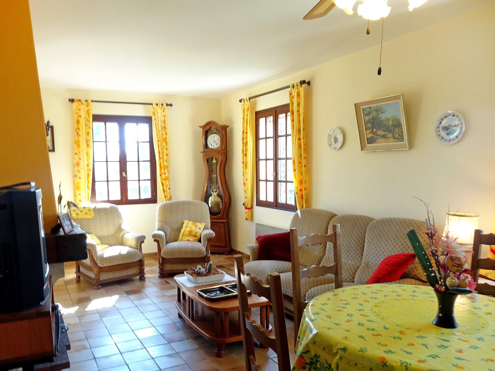 Photo 4 - 4 bedroom House in Roussillon with terrace