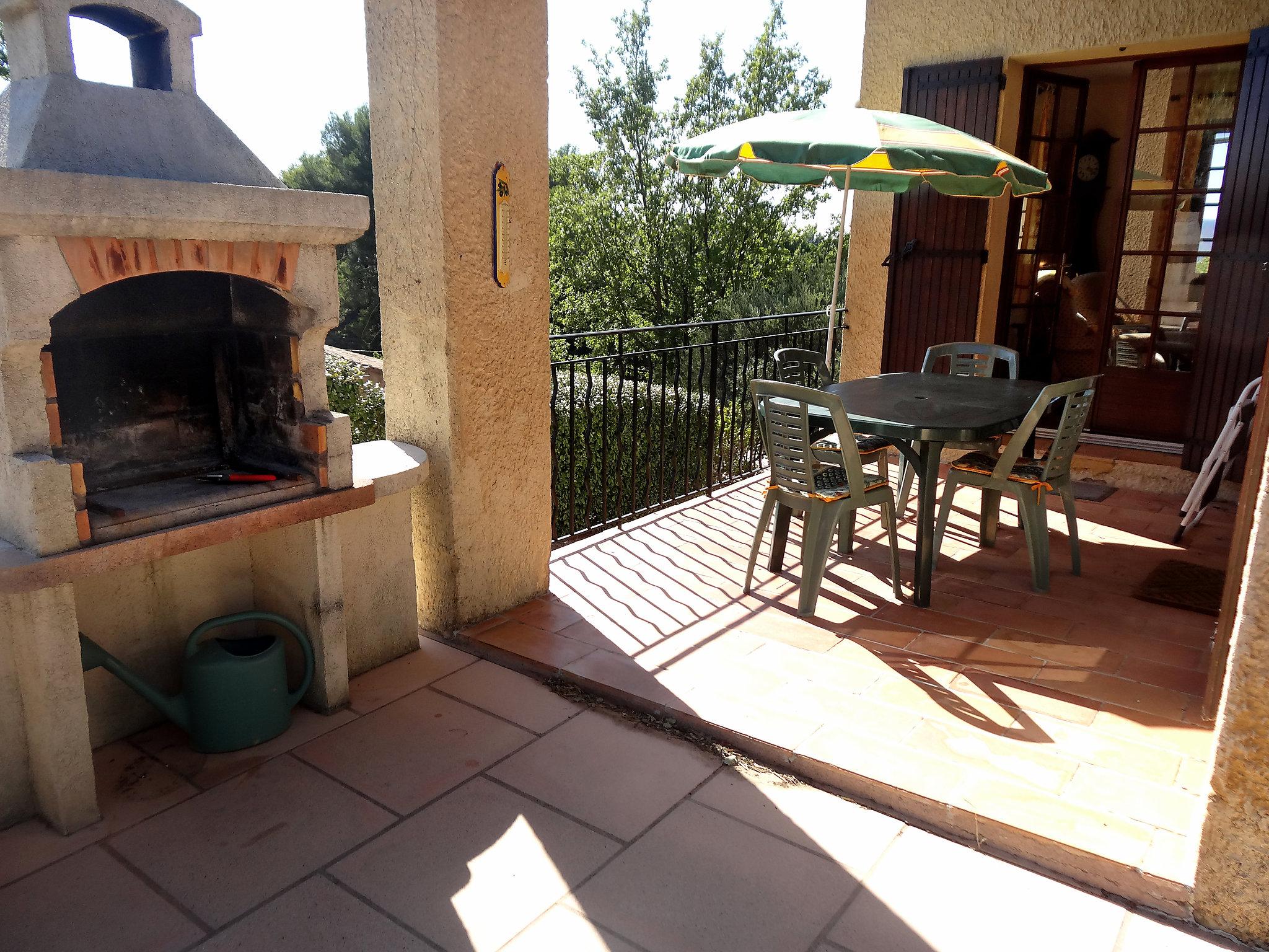 Photo 3 - Maison de 4 chambres à Roussillon avec jardin et terrasse