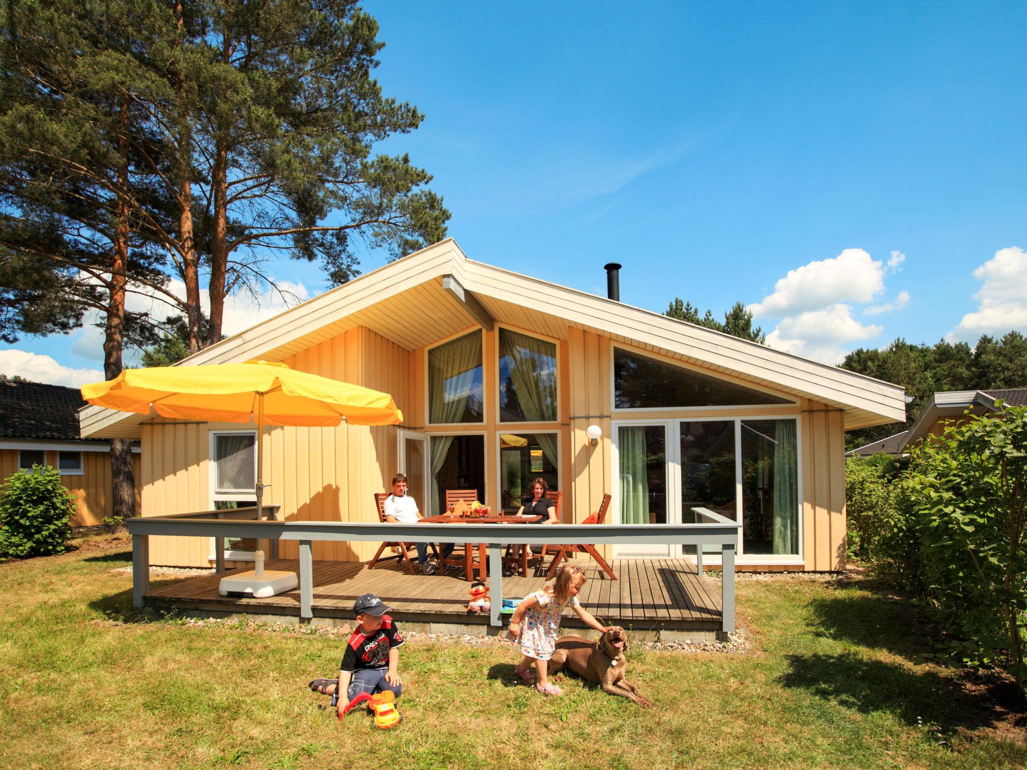 Photo 1 - Maison de 2 chambres à Mirow avec piscine et vues sur la montagne