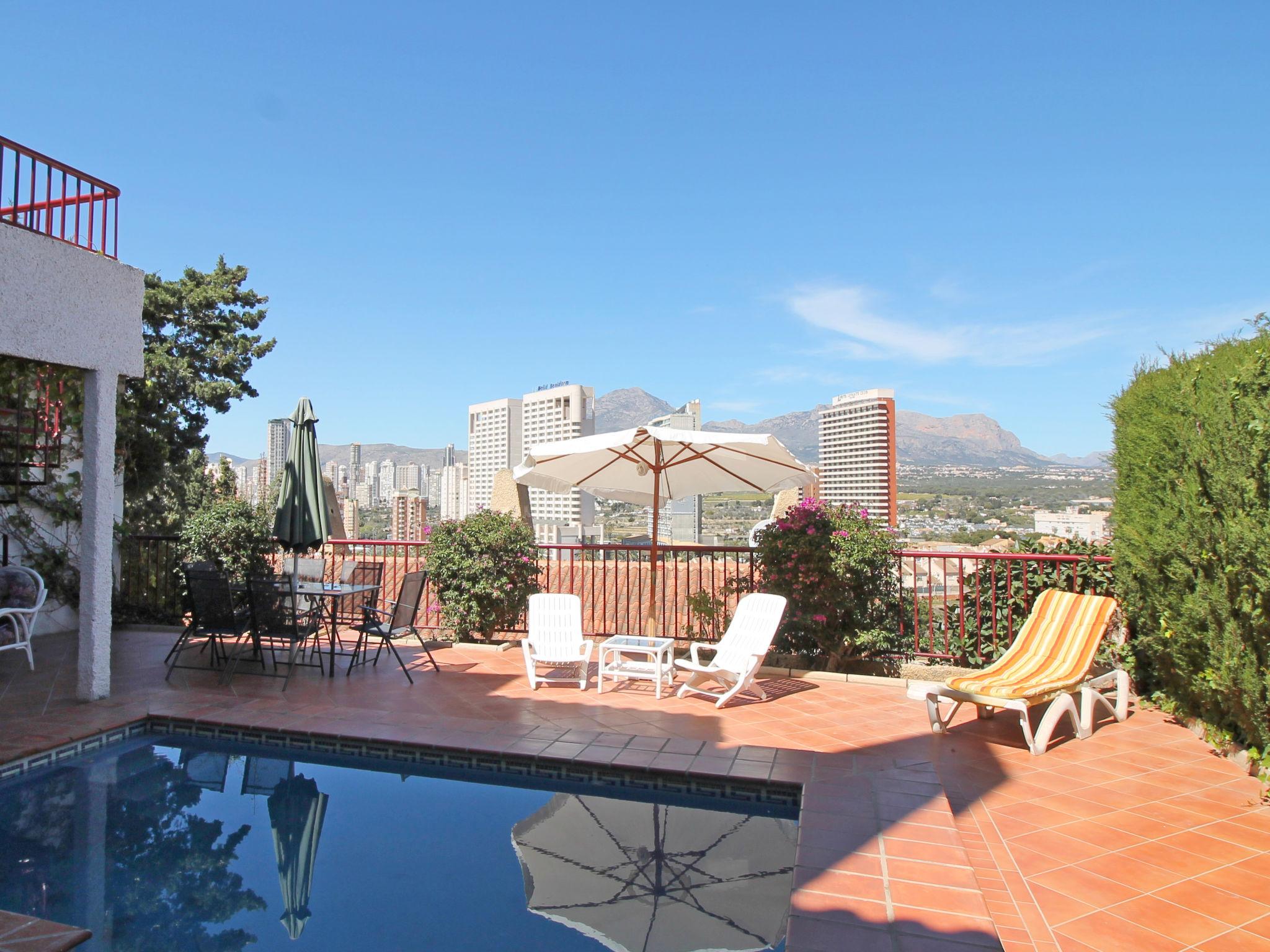 Photo 1 - Maison de 3 chambres à Benidorm avec piscine privée et vues à la mer