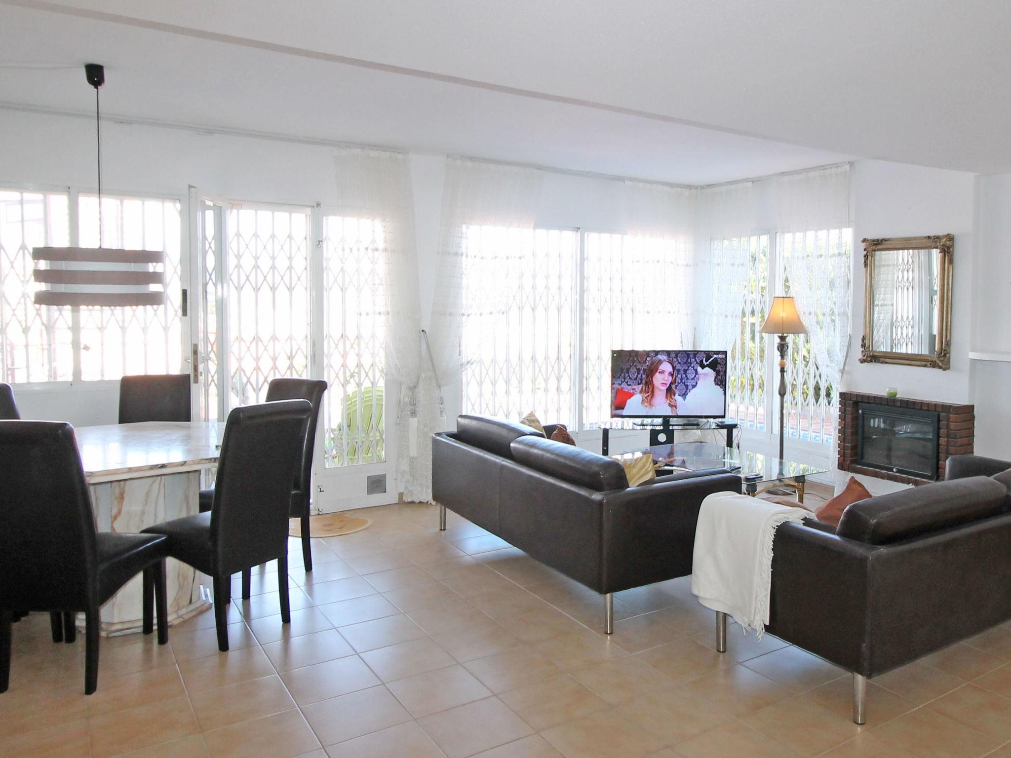 Photo 3 - 3 bedroom House in Benidorm with private pool and garden