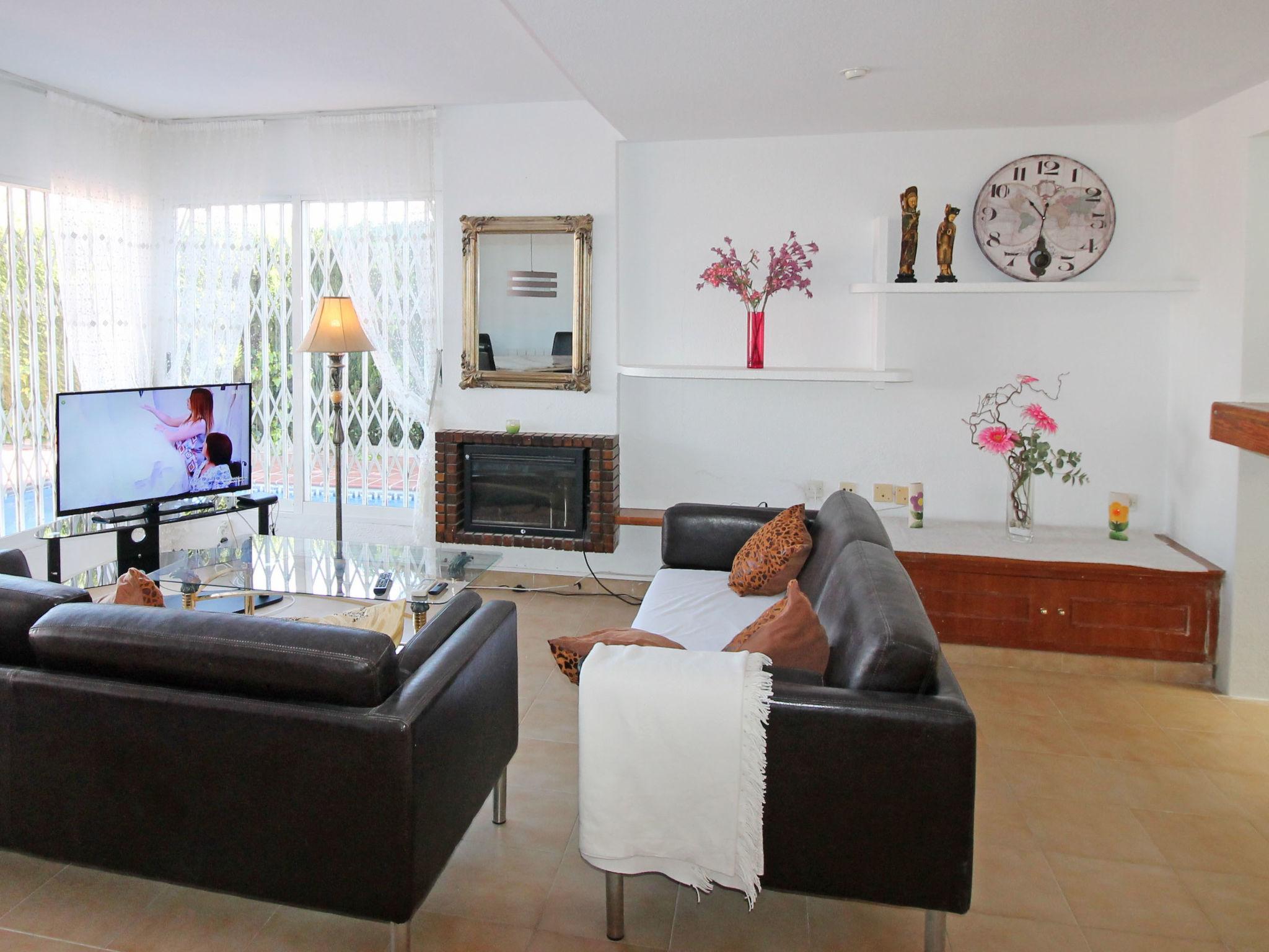 Photo 9 - 3 bedroom House in Benidorm with private pool and garden