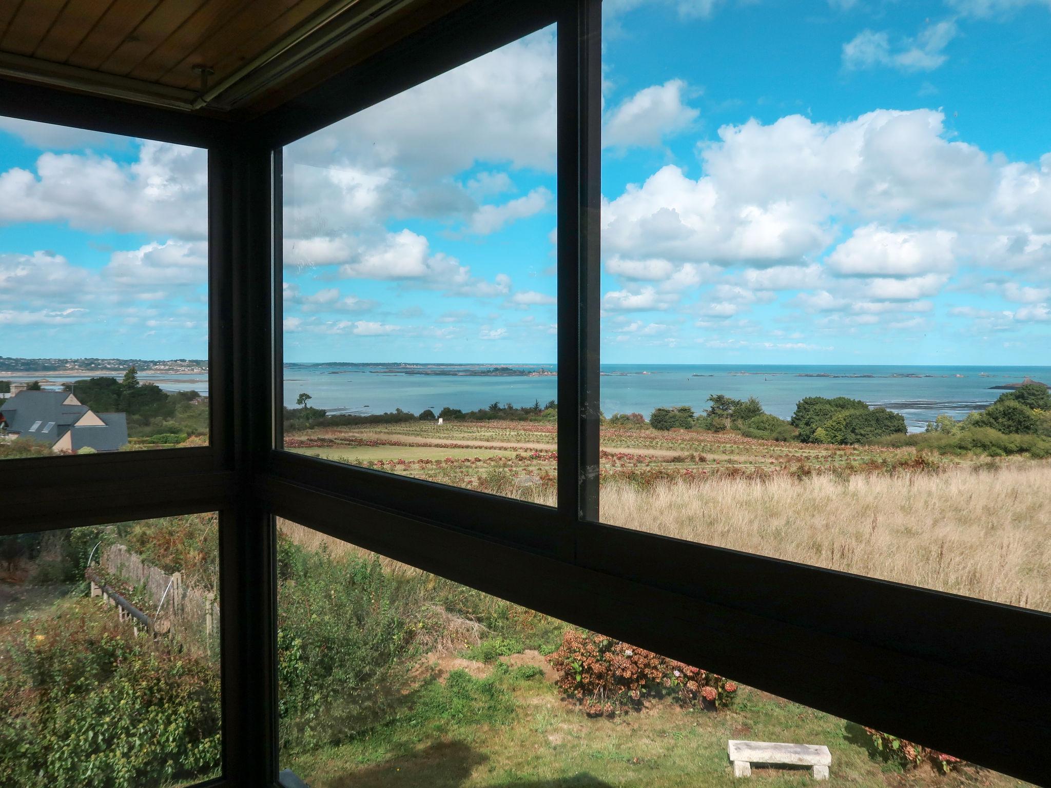 Foto 3 - Casa de 2 quartos em Plouézec com jardim e vistas do mar