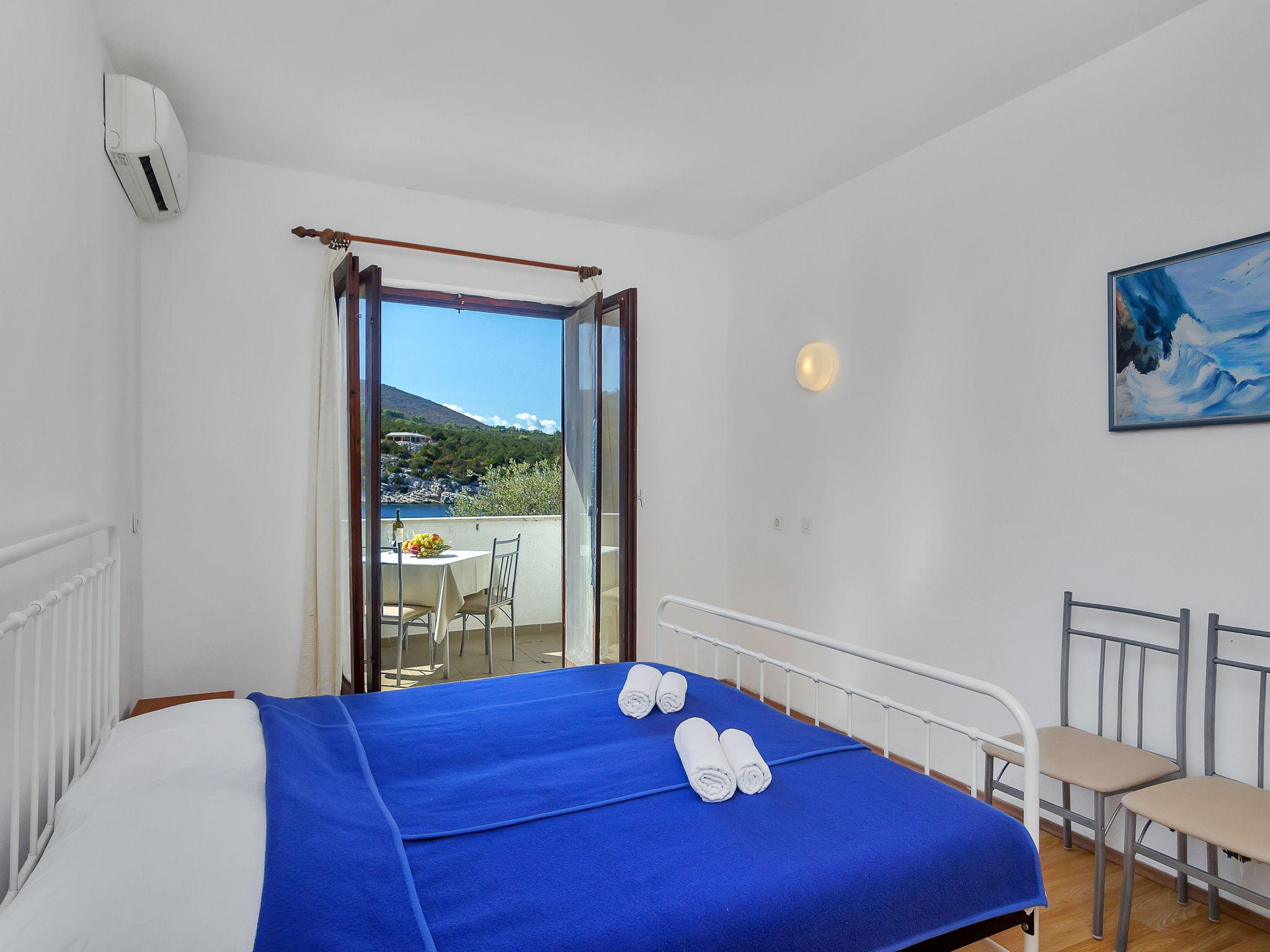 Foto 2 - Apartamento en Jelsa con terraza y vistas al mar